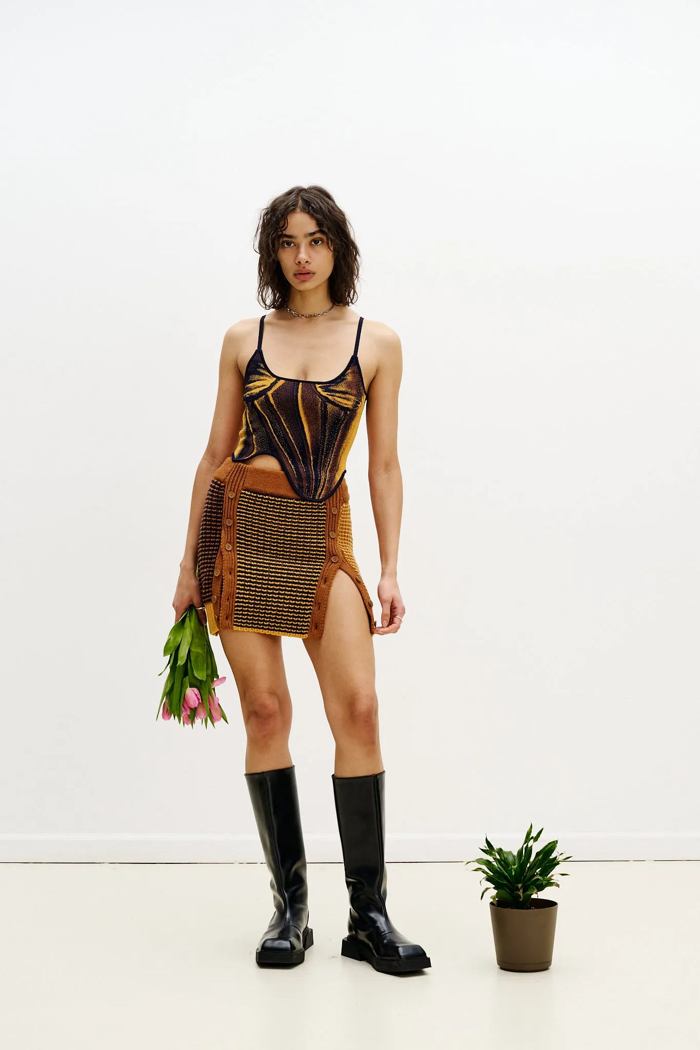 ADDIS MERINO WOOL MINI SKIRT OdorResistantTreatment Flattering Design