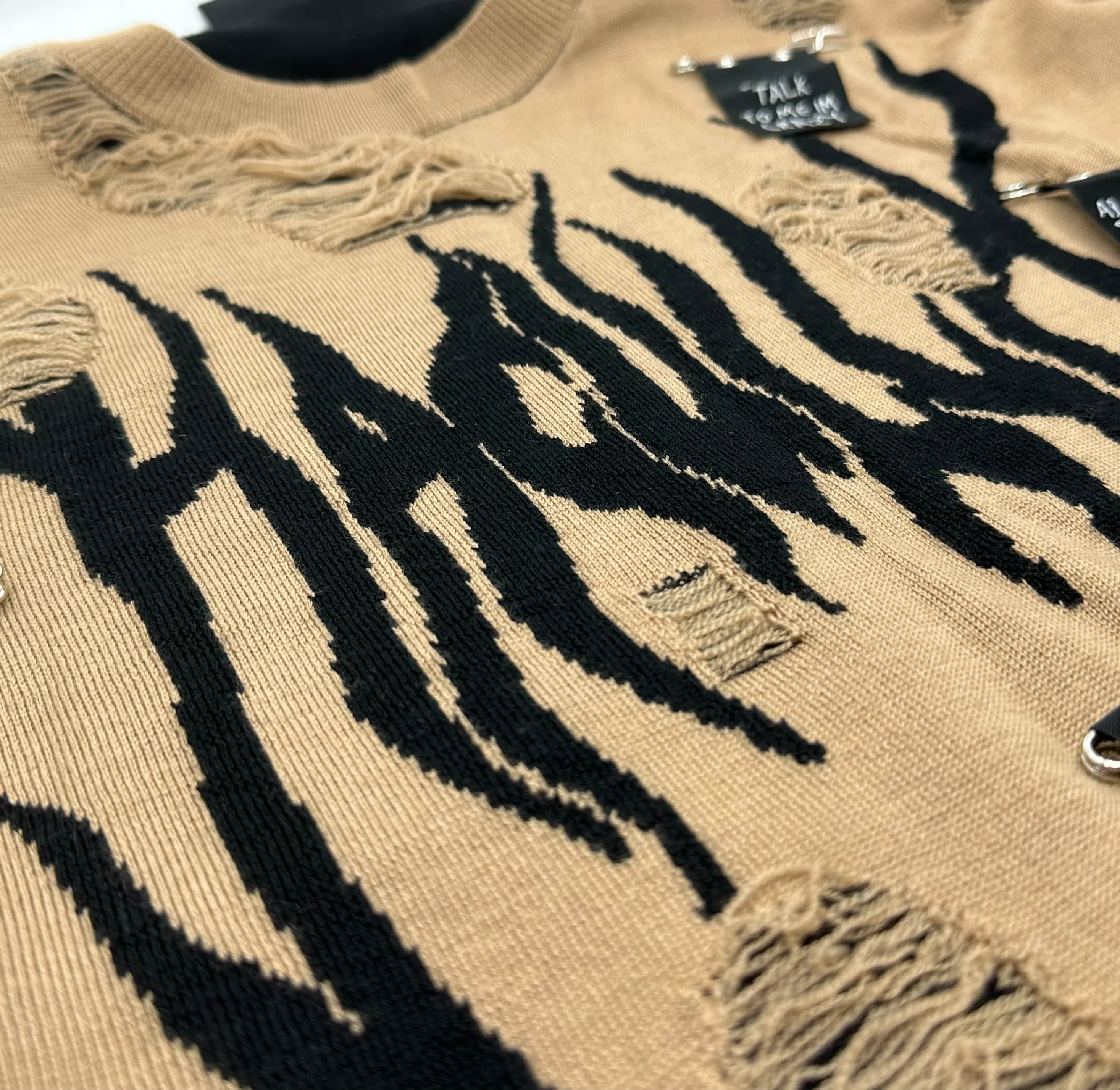 Adjustable Fit BLAZIN DISTRESSED HACULLA SWEATER