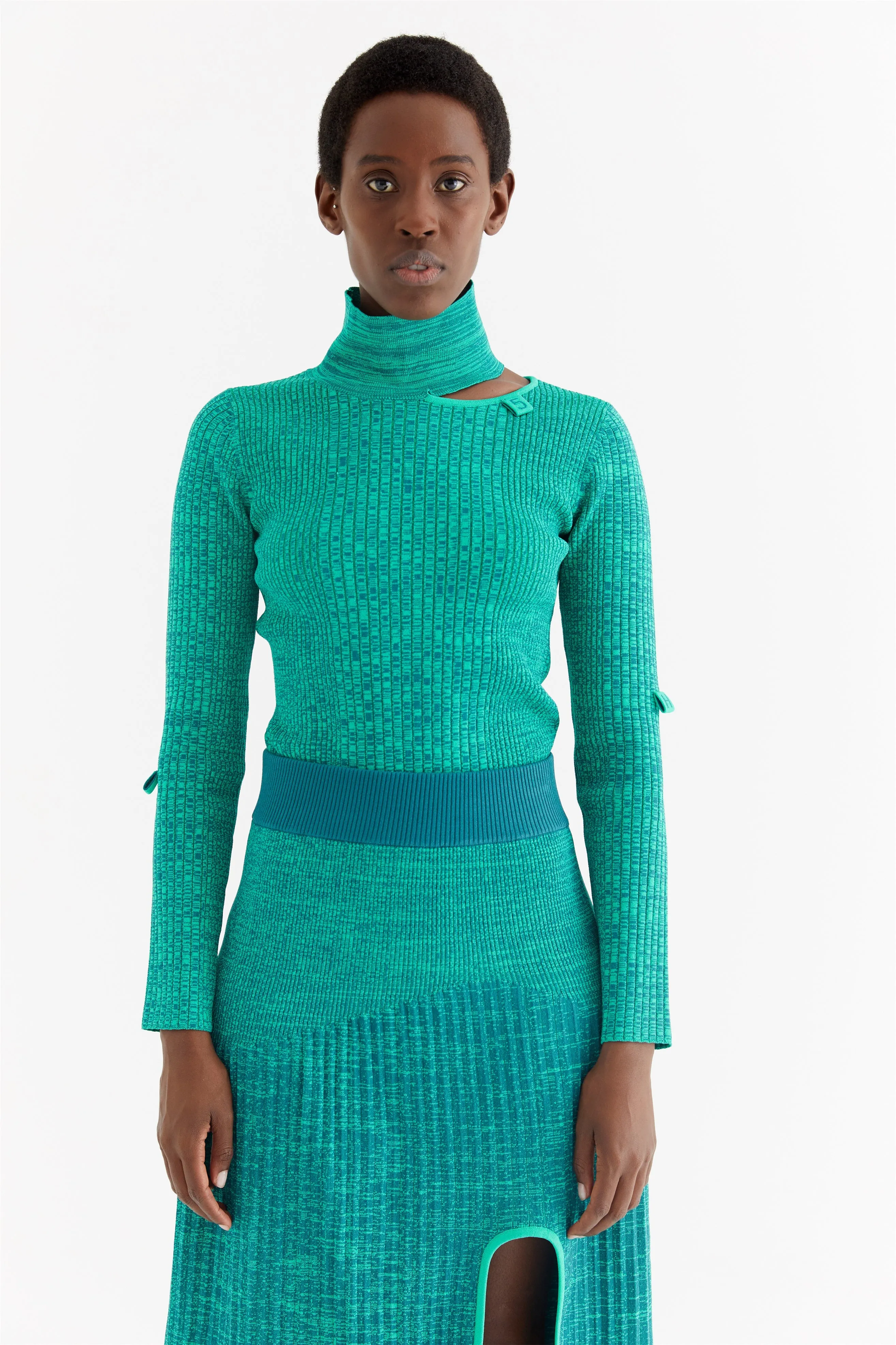 simple design SUSAN MOCK NECK LONG SLEEVE PULLOVER