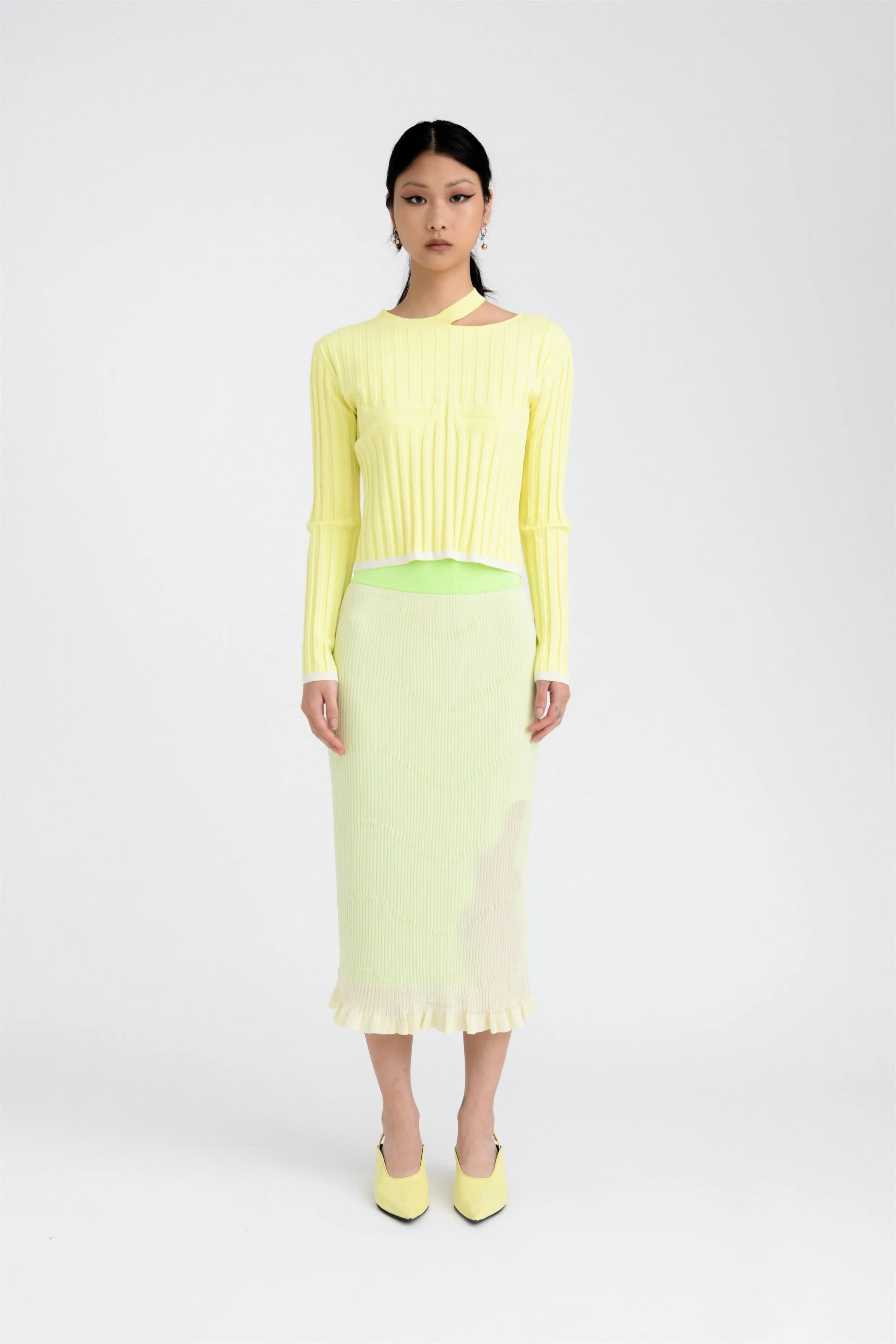 Breathable mesh lining Contrast Stitch Detailing PIPE LONG SLEEVE CROPPED TOP