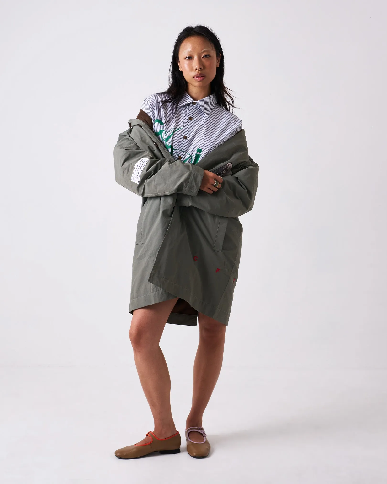 Clarke Patch Mac Coat Basic Travel Fit Flatlock Seam Construction