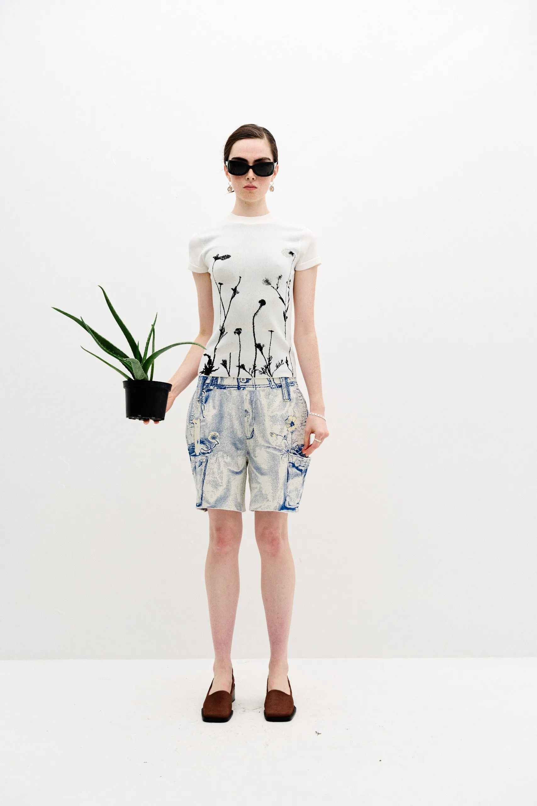 BLANCA UV REACTIVE FLOWER TSHIRT Summer Sweater Asymmetrical hem