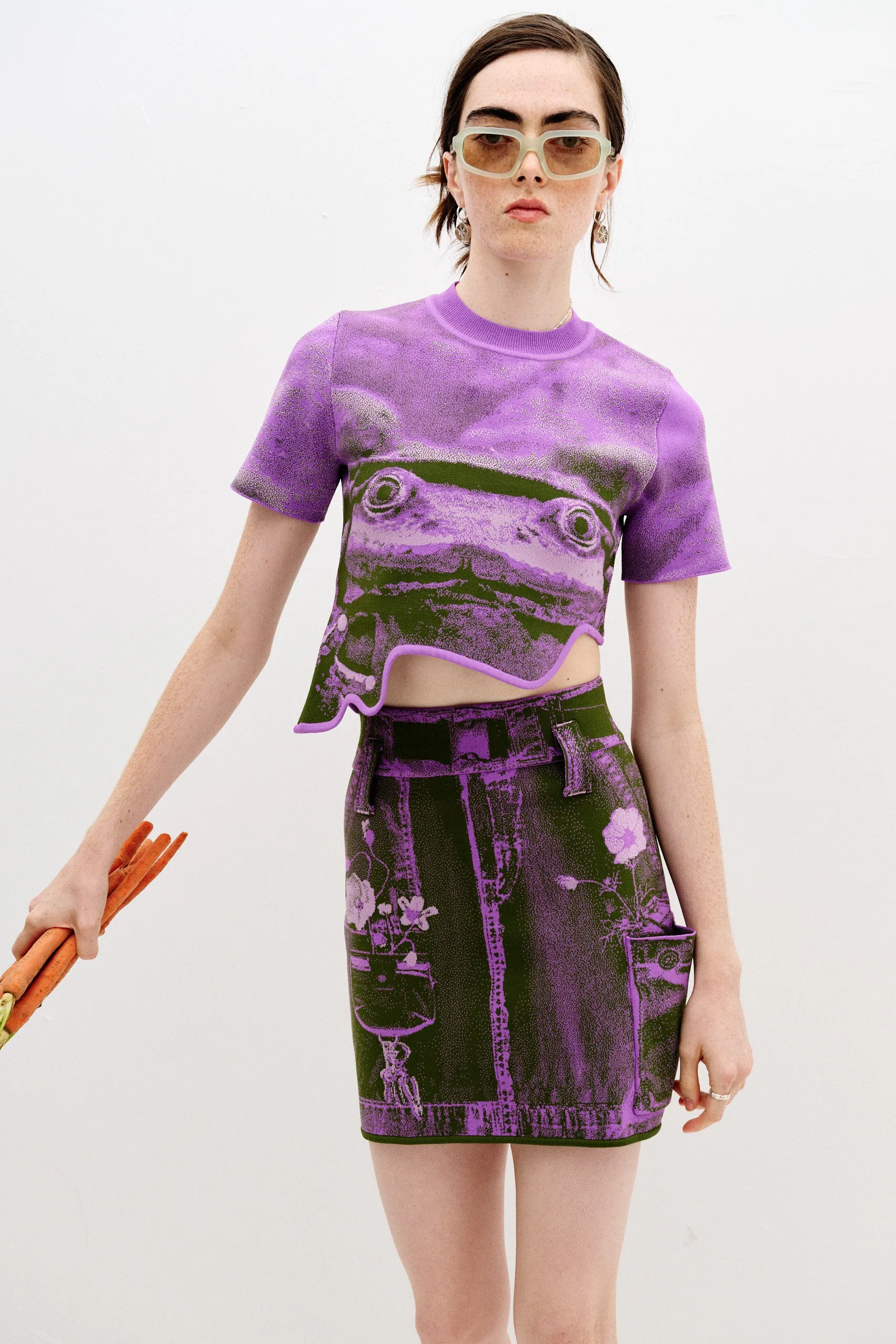 Hydrophobic Threadwork ACACIA FROG PRINT CROPPED TOP