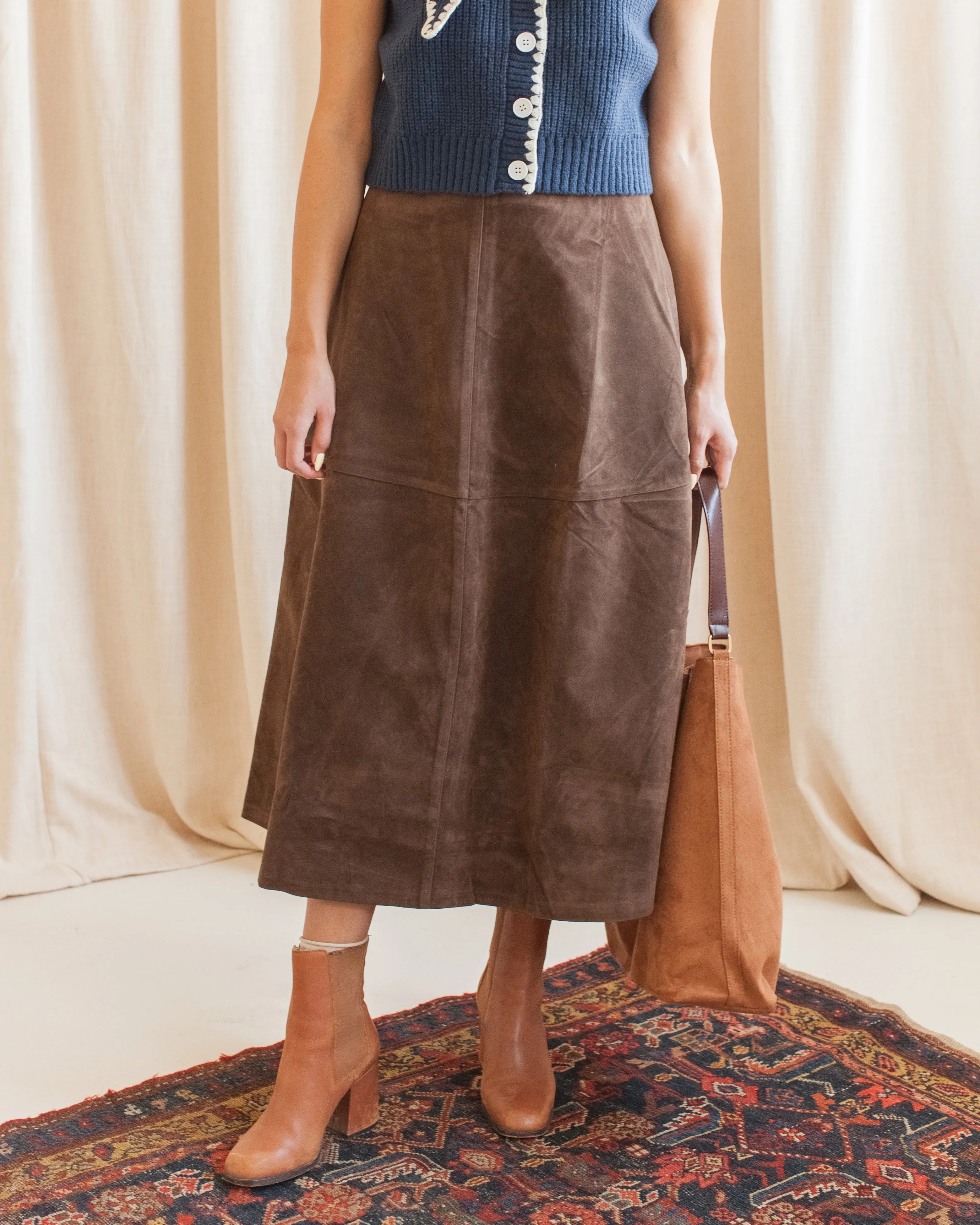Brooklyn Suede Skirt Diagonal Slit Airy Feel