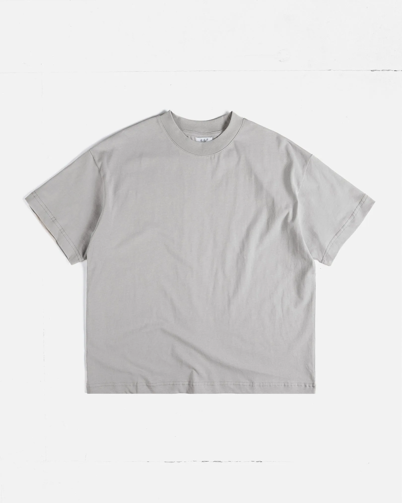 Cement Daily Tee Ruffled edges Travel convenience