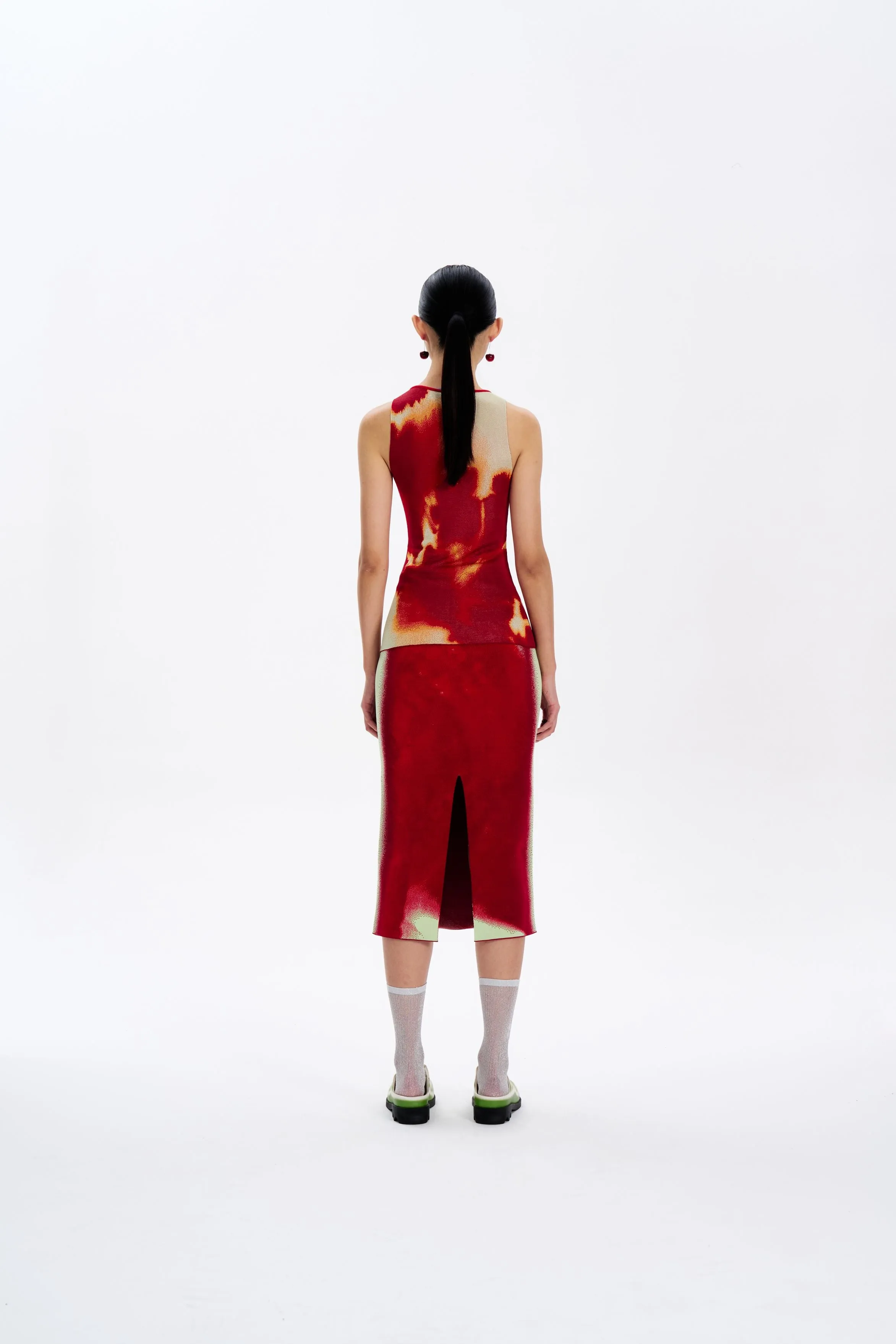 LightweightLayeredFabric Smooth Seam Transition CLAIRE TIE-DYE BOATNECK TANK