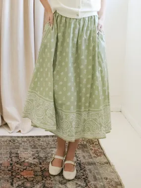 Bold Edge Soft Mood Paisley Midi Skirt