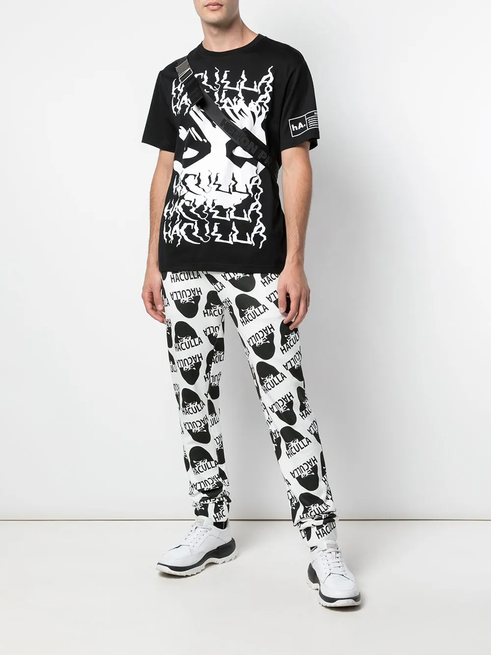 High Density Cotton Perfect Style COMIC STANDARD TEE BLACK