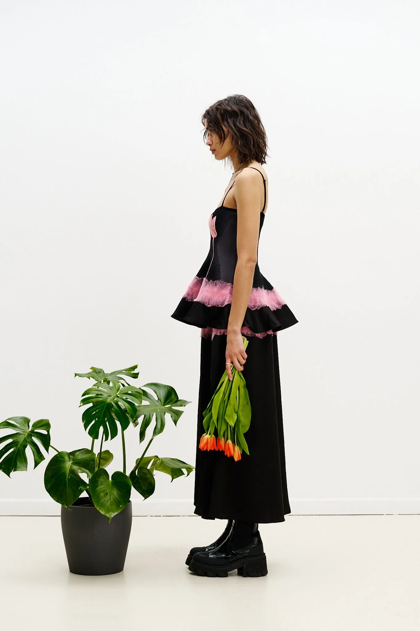 ContouredPanels WideNeckline TULIP NEEDLE PUNCH TANK TOP