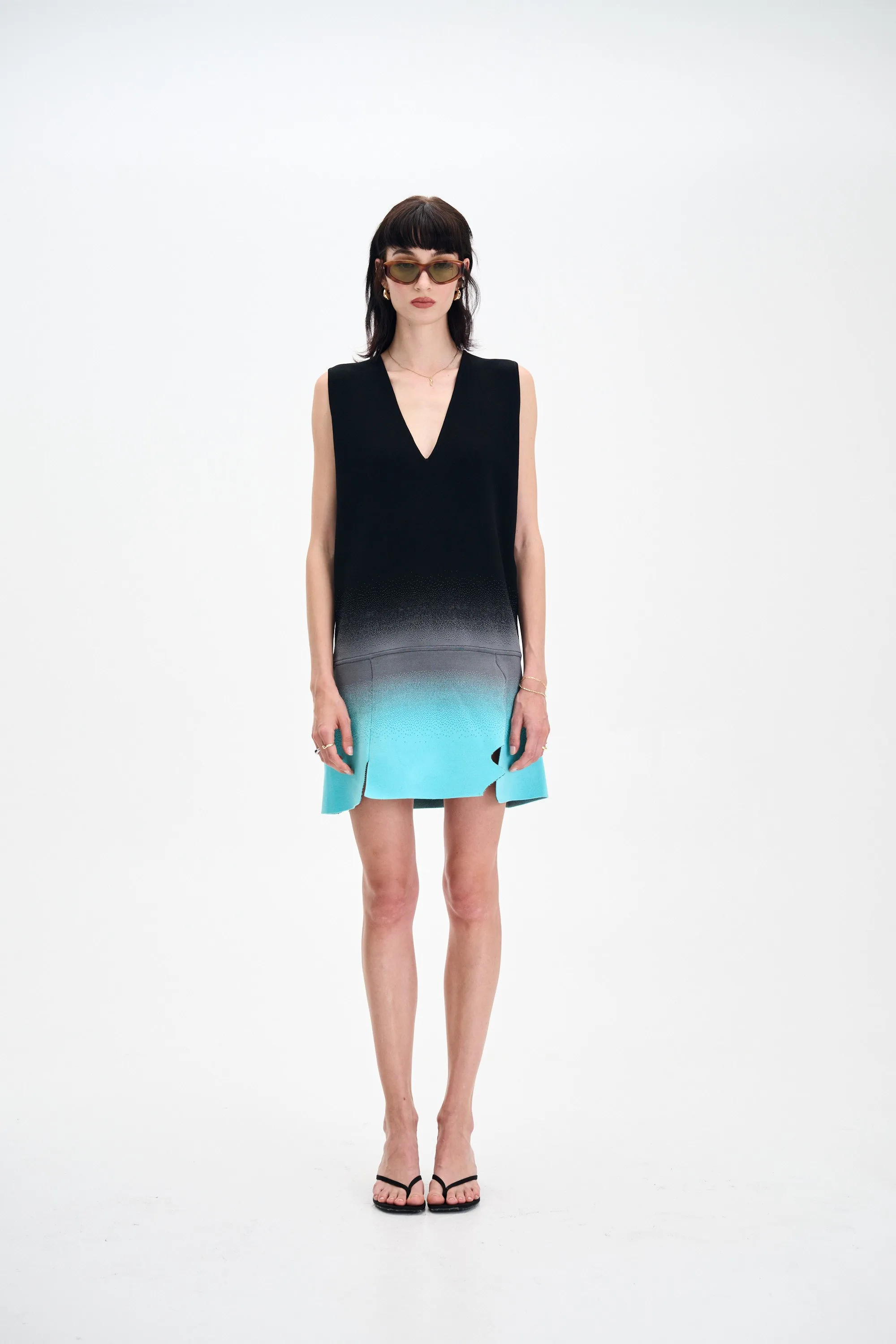 JAFAAR V-NECK DRESS Inner Feel Clean Structure