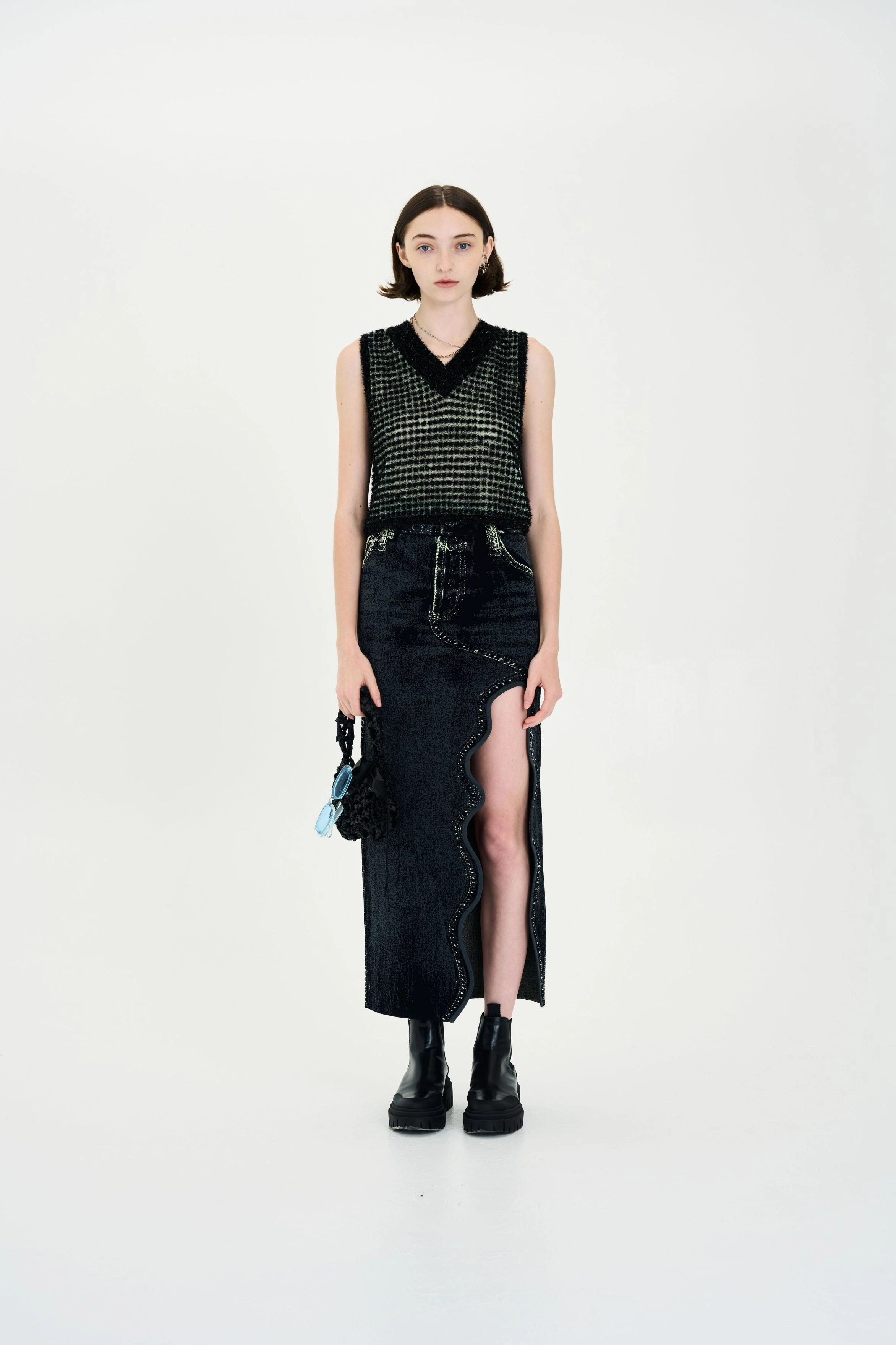 MinimalistSilhouette DIANELLA METALLIC TANK TOP