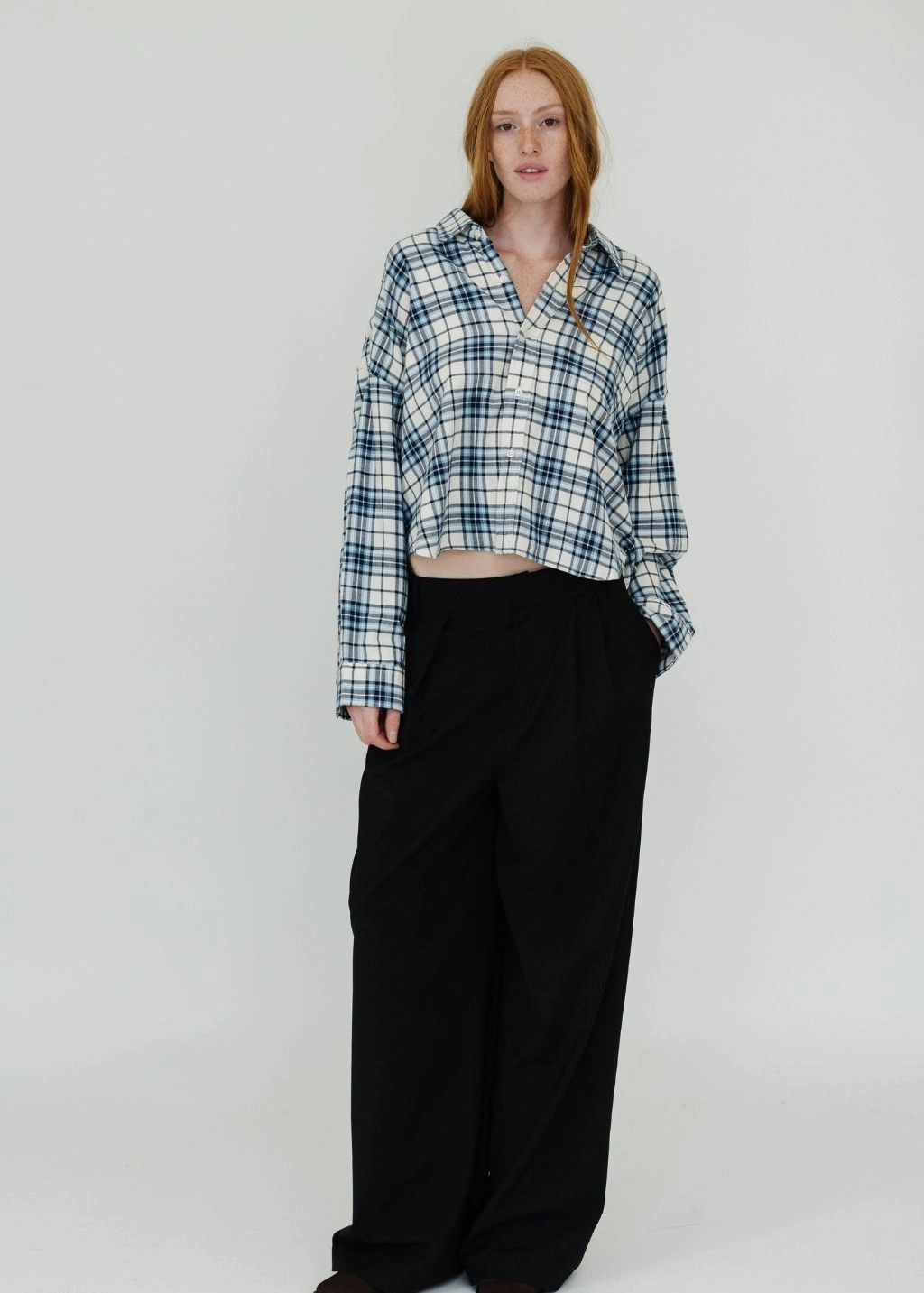 Sustainable Material Blend Moisture Wicking Material Denimist Cropped Button Front Shirt in Ecru/Light Blue Plaid