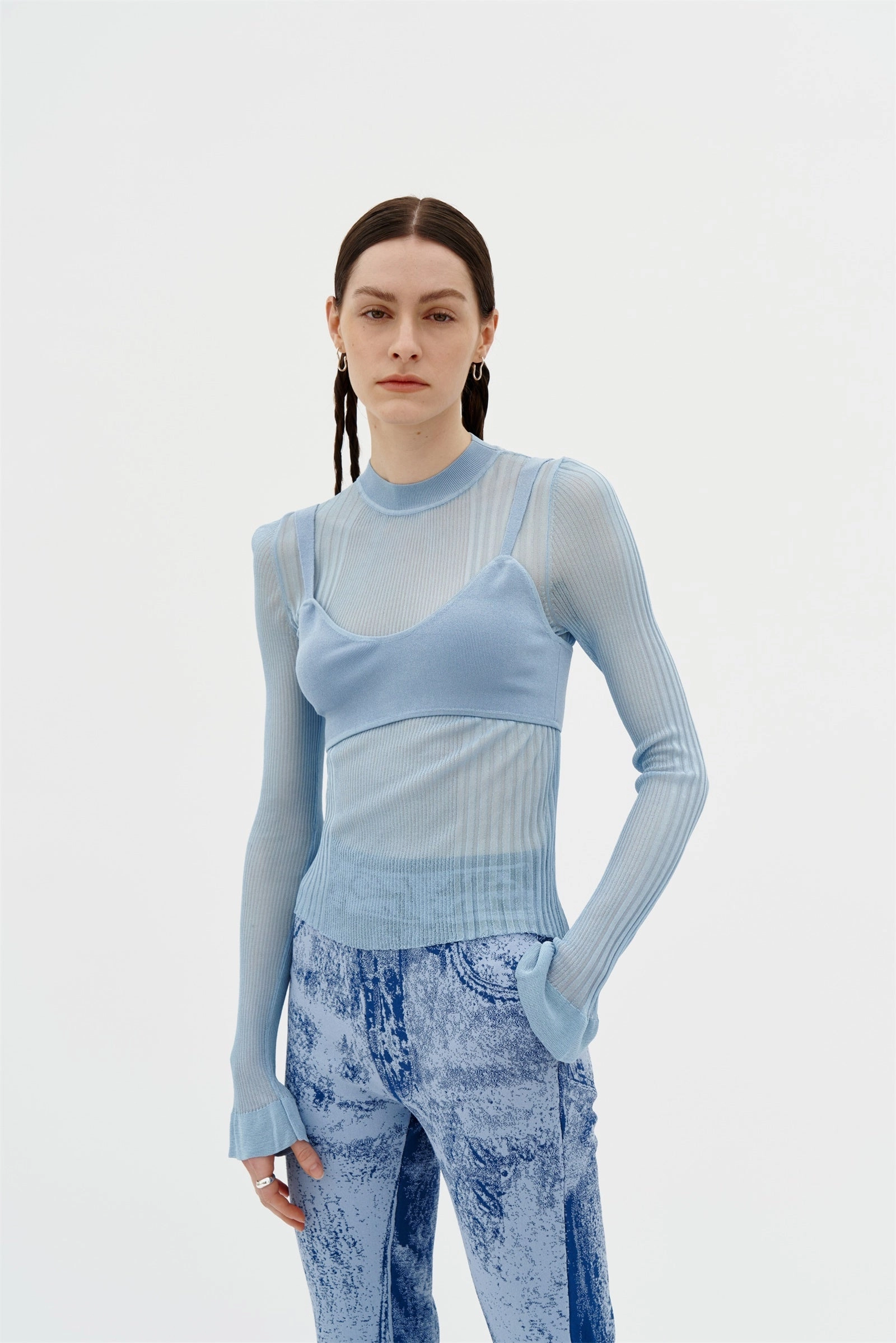 Fashionable Shirt Brushed Microfiber Surface GILLIAN LONG SLEEVE CROPPED TOP WITH REMOVEABLE BRA