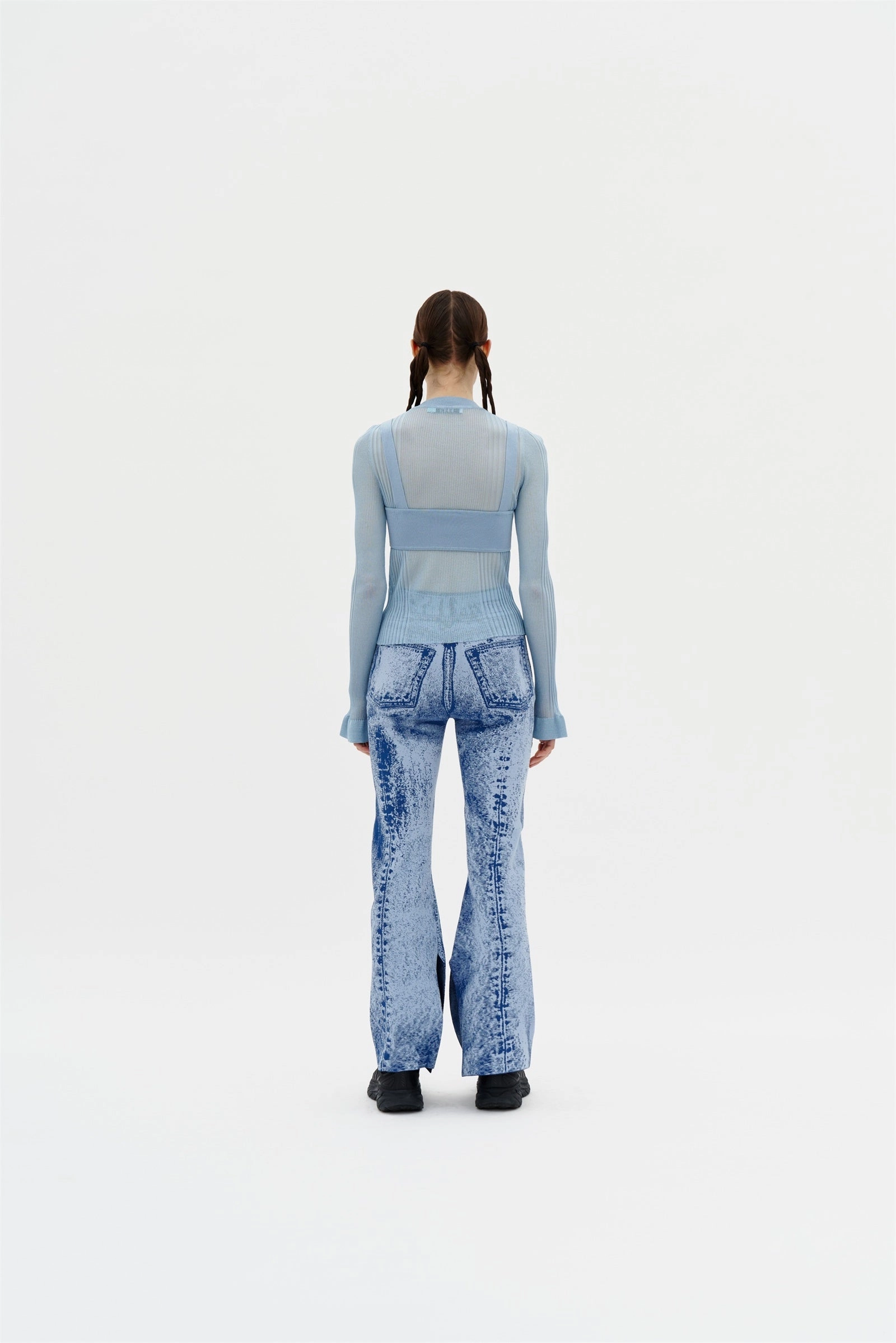 TaglessDesign FrictionResistant Edges GILLIAN LONG SLEEVE CROPPED TOP WITH REMOVEABLE BRA