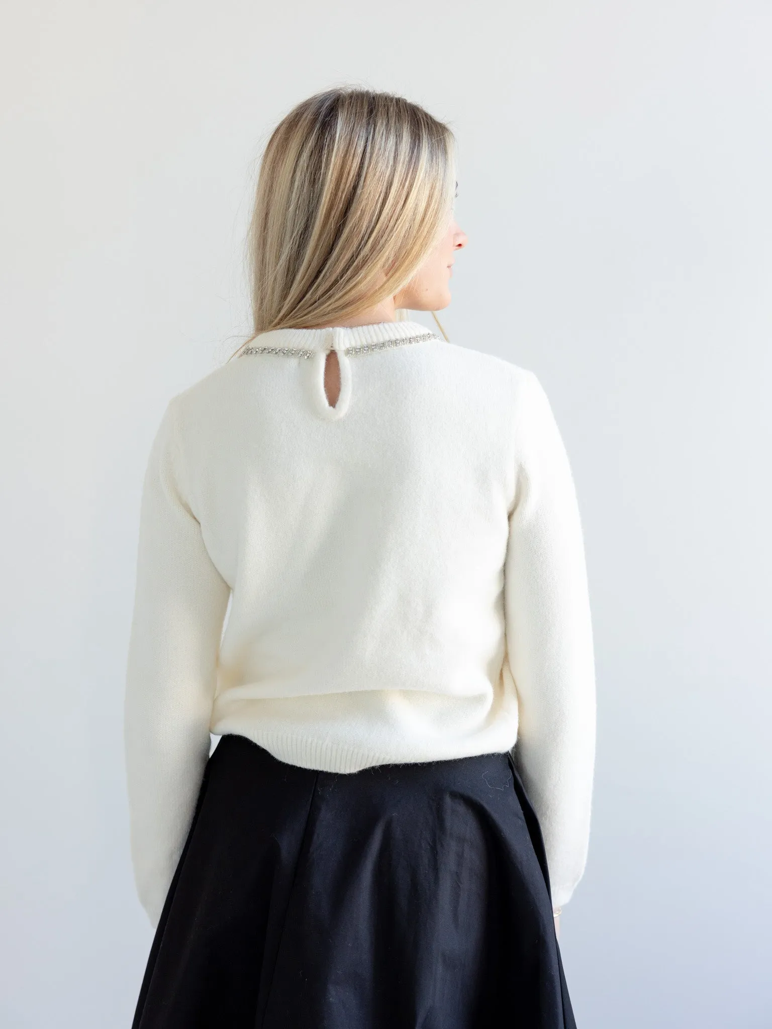 Relaxed Vibe Roomy Design Eloise Bow Sweater