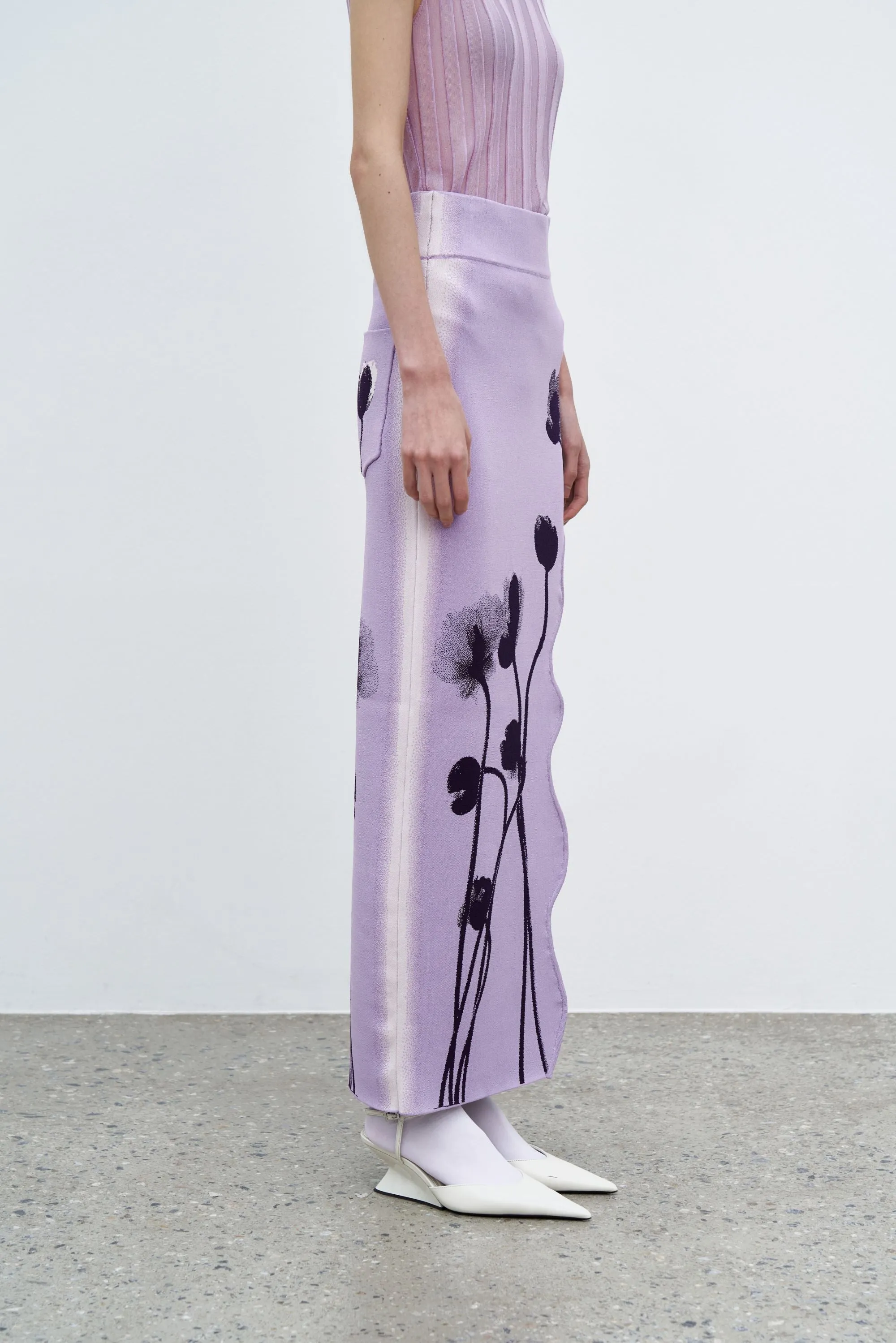 Durable Construction LILY FLOWER PRINT WAVY MIDI SKIRT