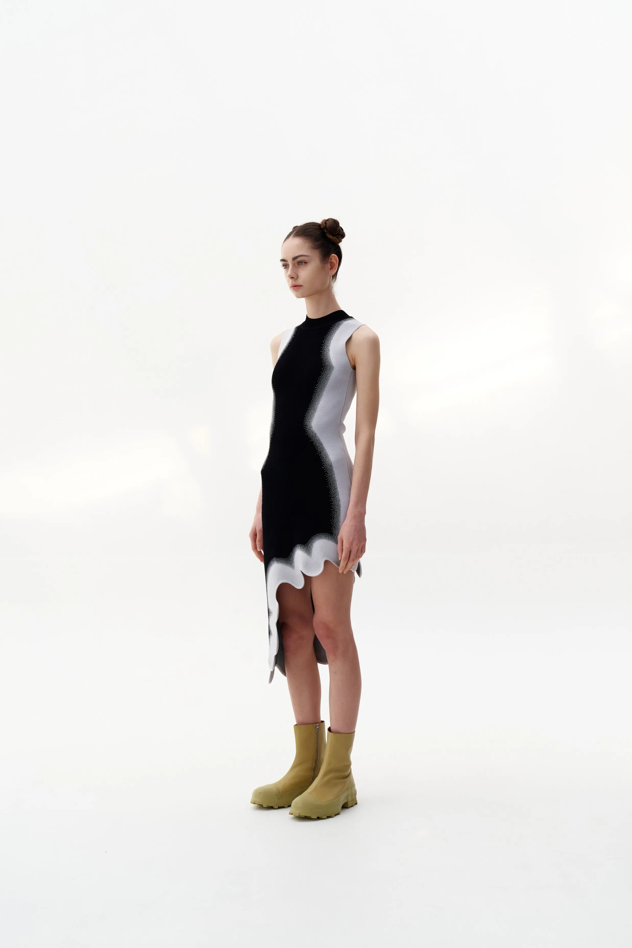 Autumn-Season Stylish and Simple MIA SIGNATURE WAVY DRESS IN "SPRAY PRINT"