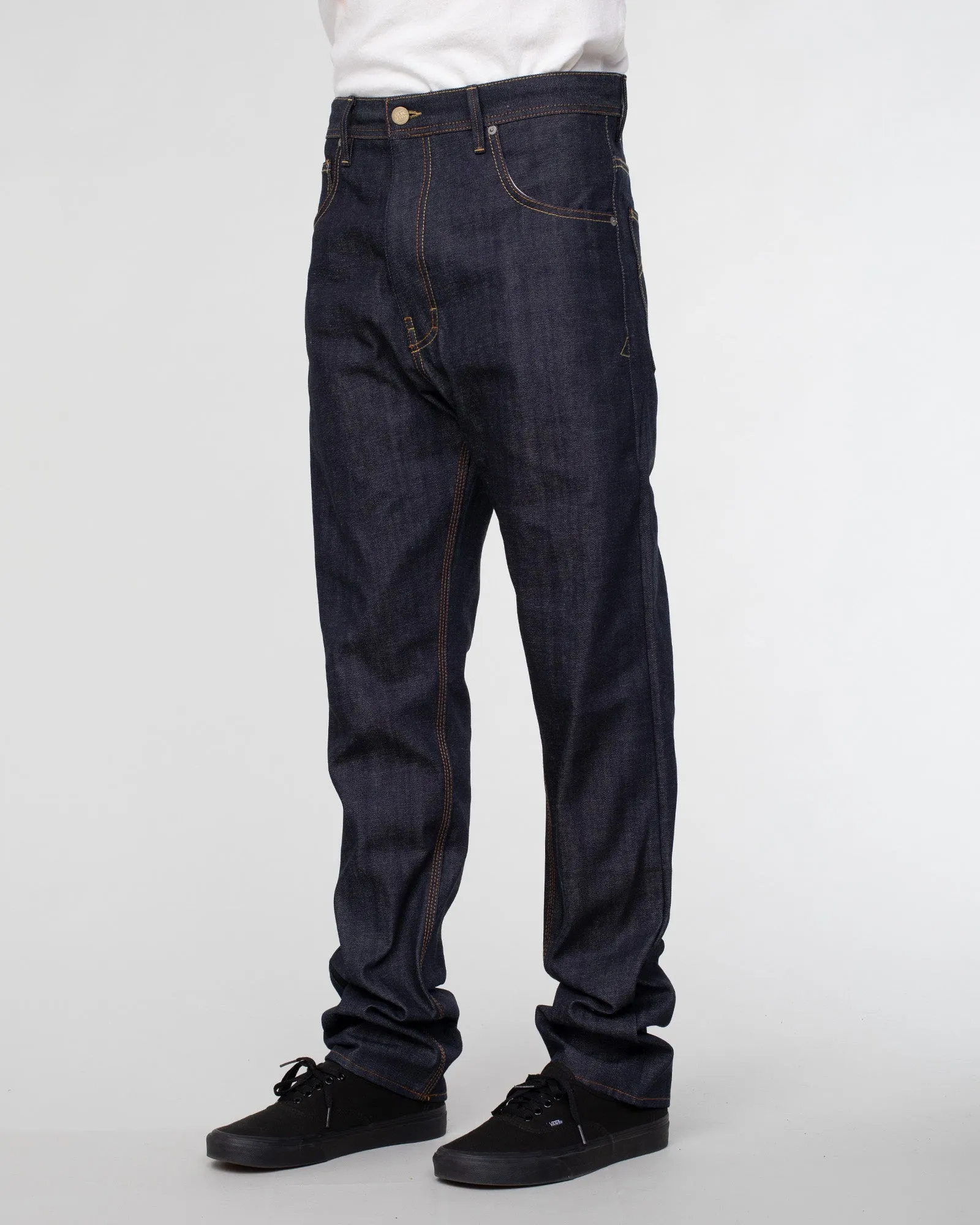 Comfortable Wear HeatRegulating FIT 73 Loose Tapered Selvedge Denim