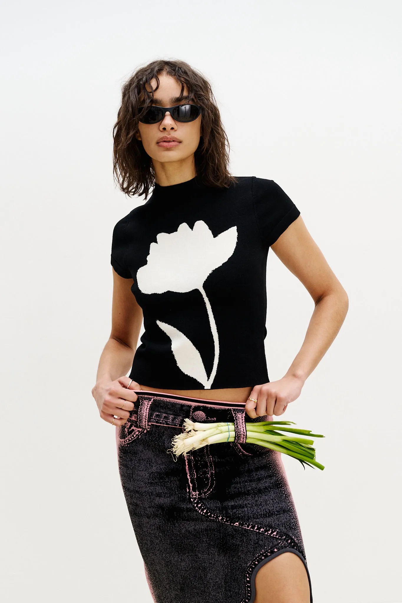 HANA UV REACTIVE FLOWER TSHIRT RecycledPolyesterBlend Thermal Insulation