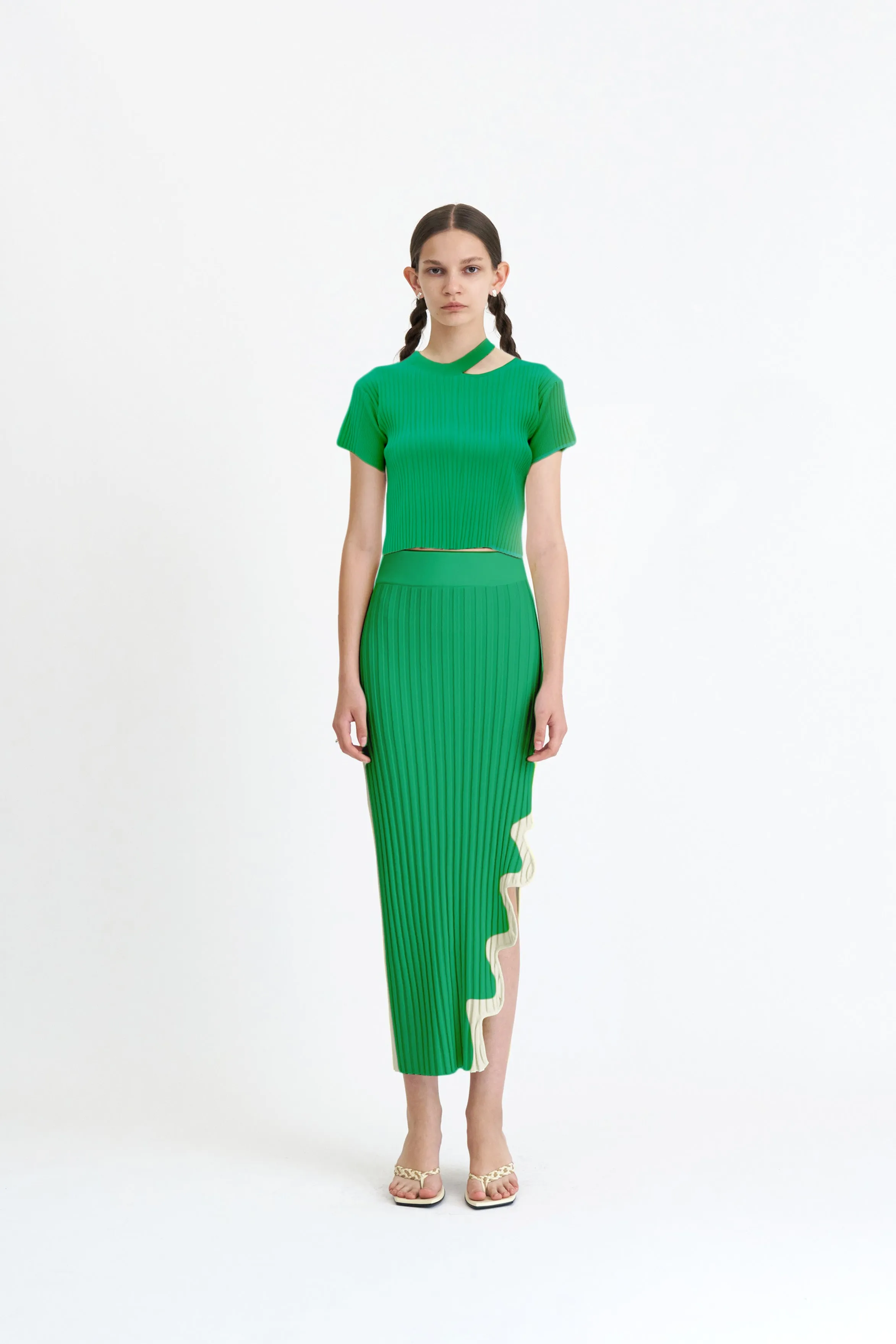 Loose Design Wear Resistant Fabric JELA PLEATED MIDI SKIRT WITH WAVY SIDE SLIT