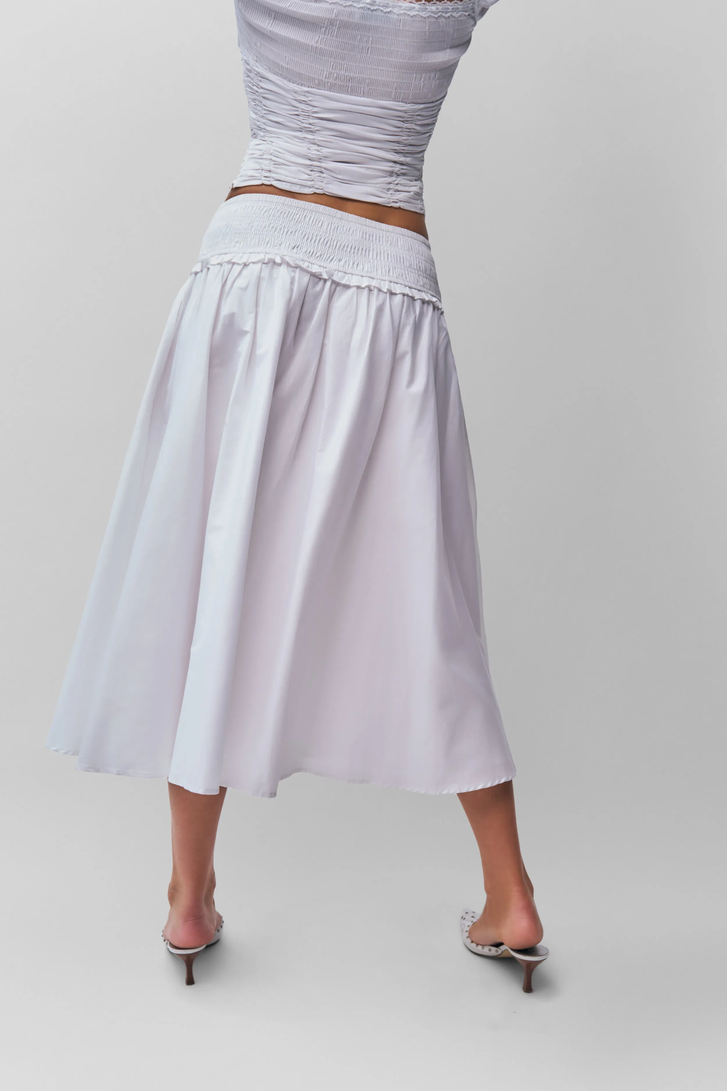 Contemporary Design Flat Lay Collar Fontana Skirt