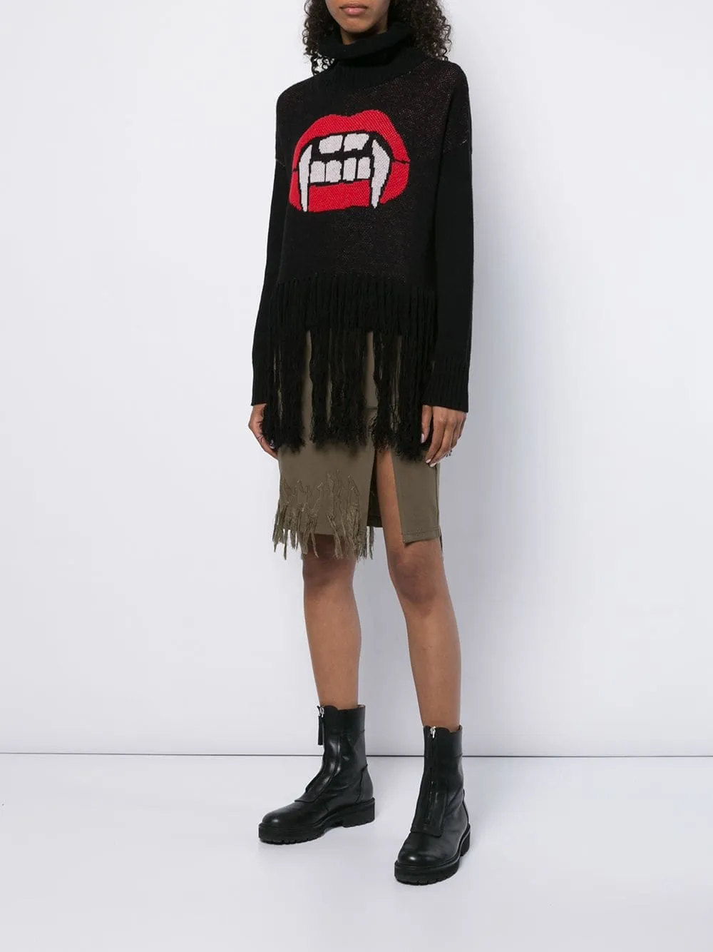 DYING TO LIVE SKIRT Diagonal Slit