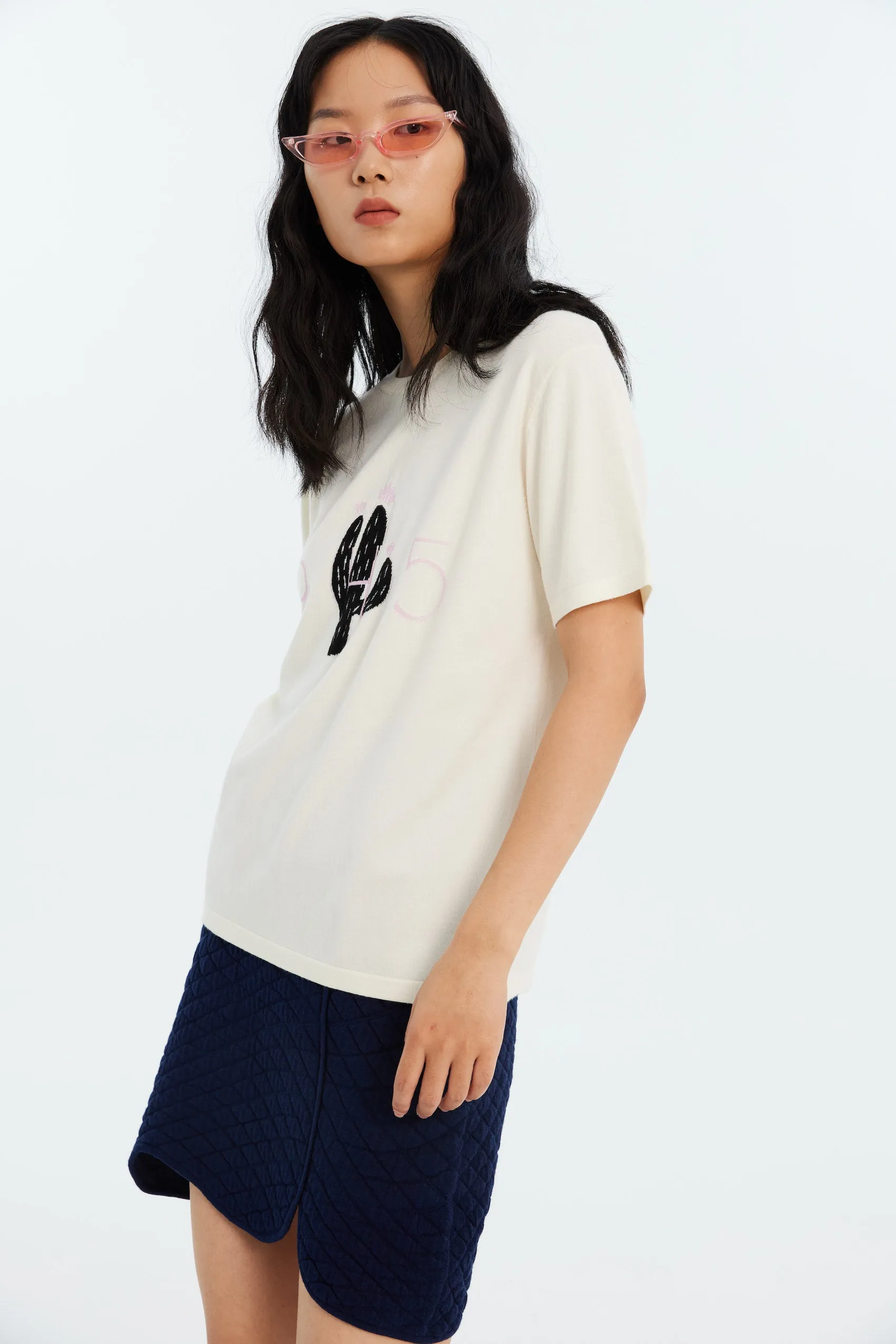 High Neckline Structure UV REACTIVE CACTUS T-SHIRT