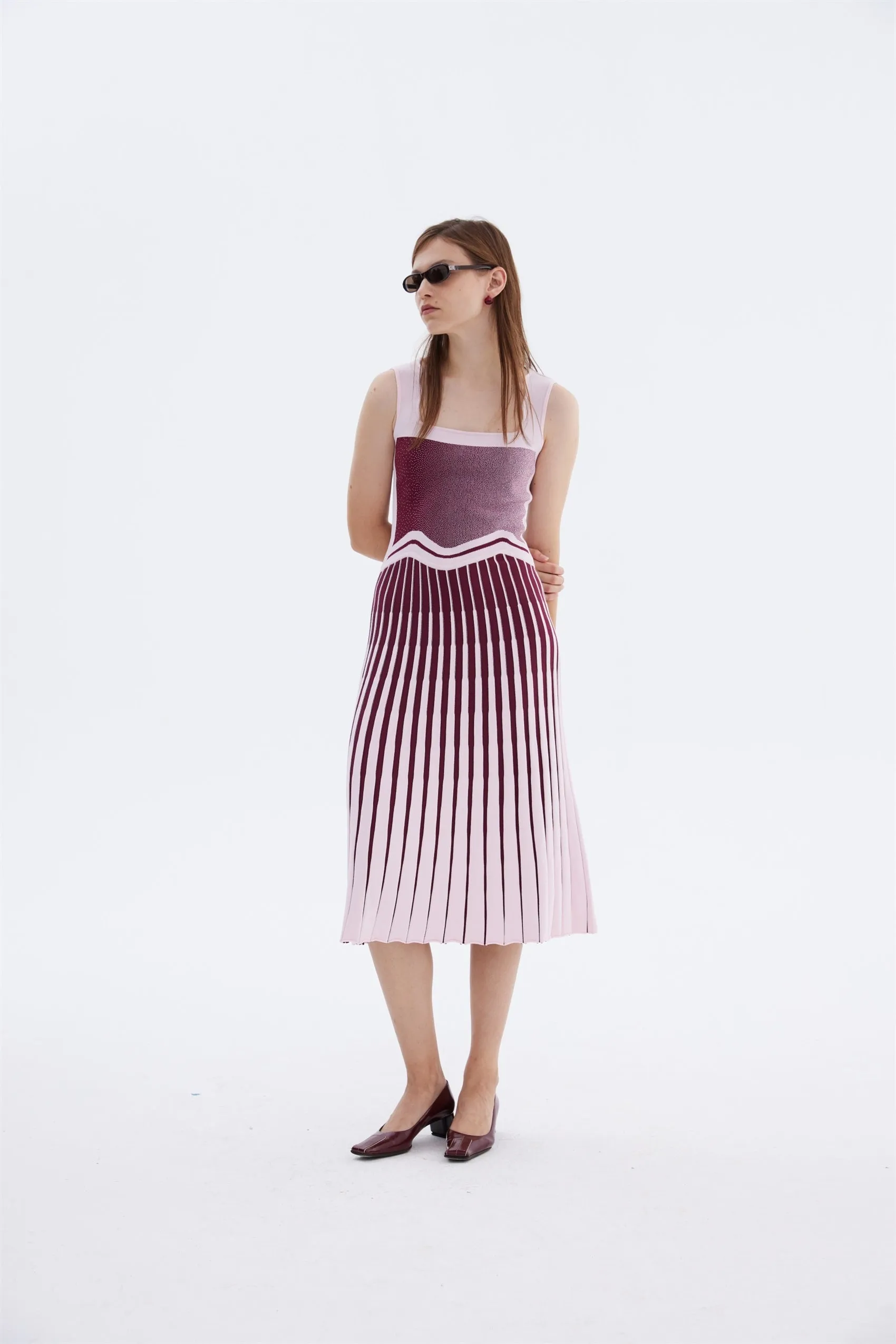 Flattering Shape Design Modern Appearance PARLOR WAVY TANK DRESS