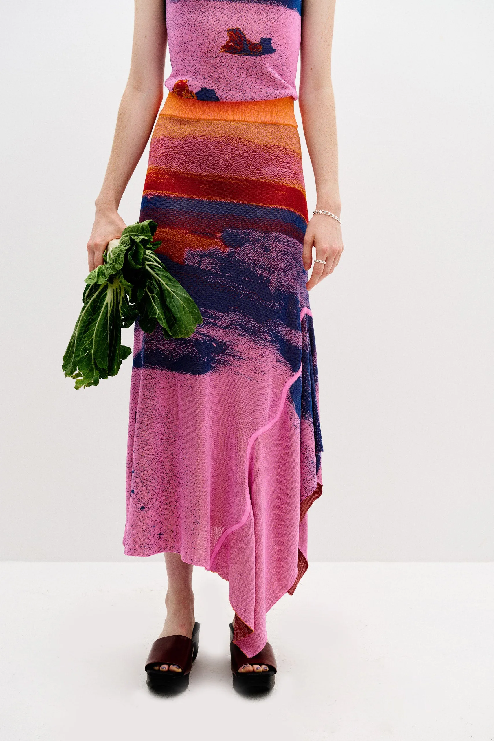 Body Movement HOYA LAKE PRINT MIDI SKIRT