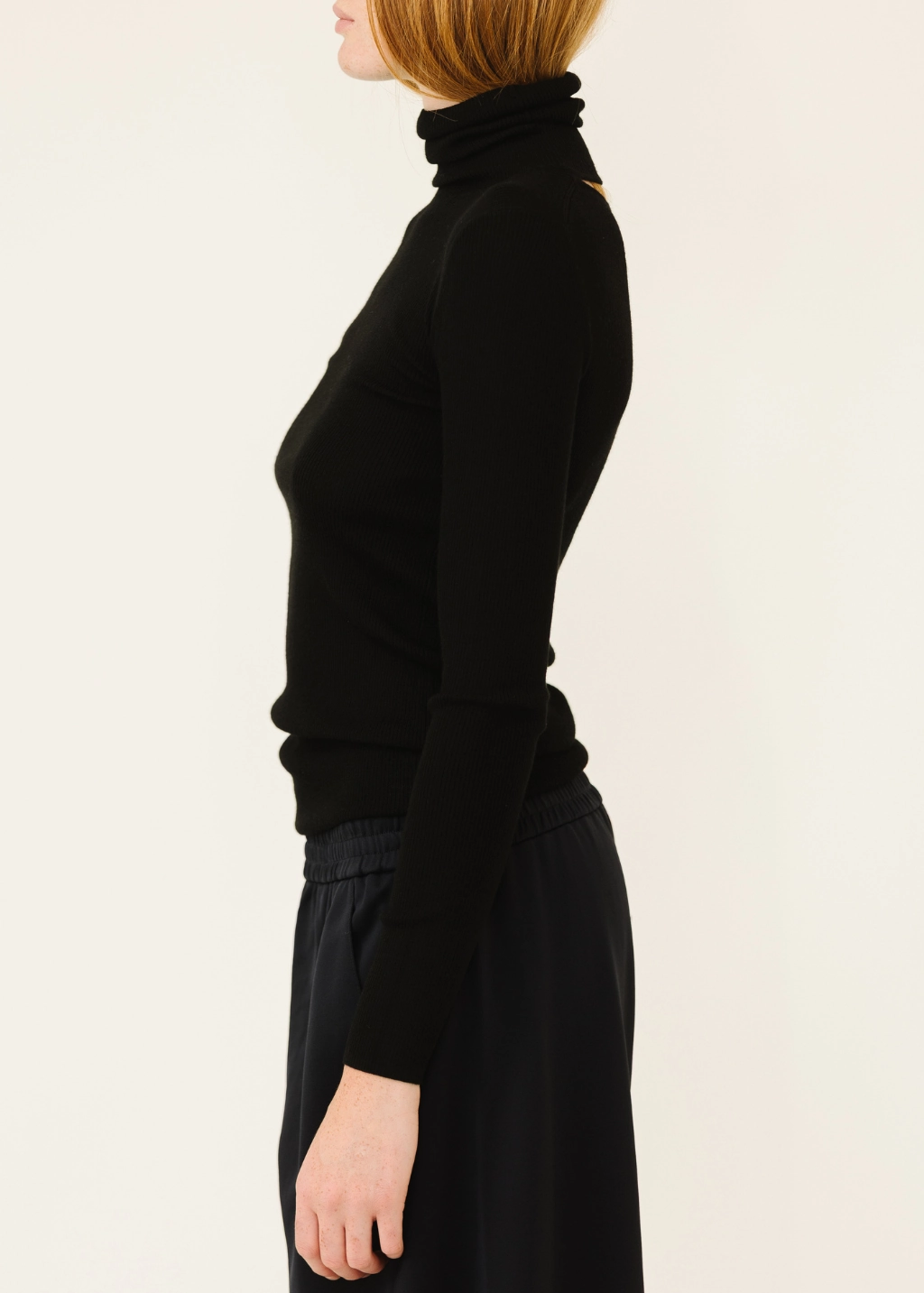 Tibi Feather Weight Ribbed Sweater Turtle Neck Pullover in Black Casual Blouse WaterRepellent Coating