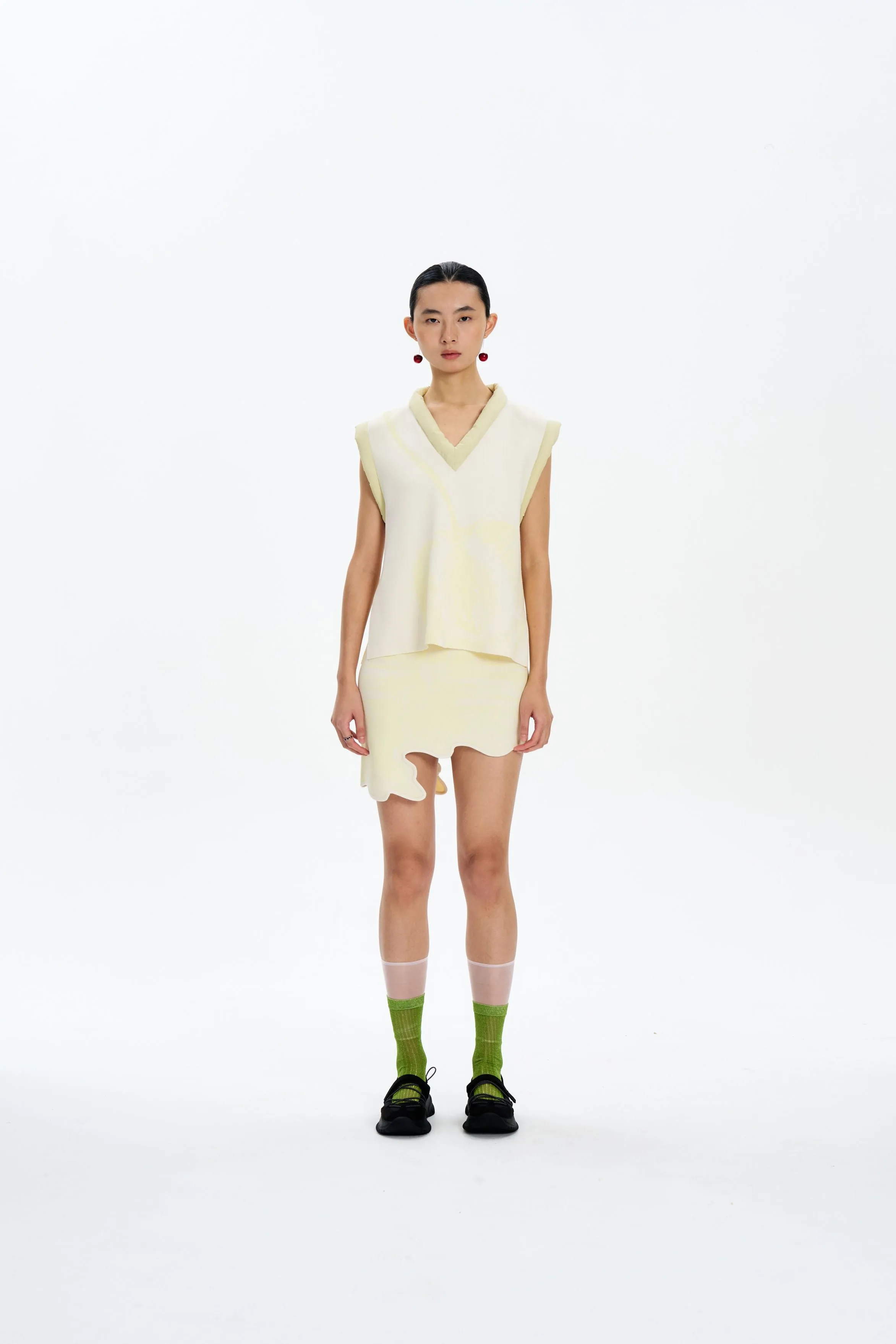 wrinkle free finish MADISON UV REACTIVE CHERRY VEST