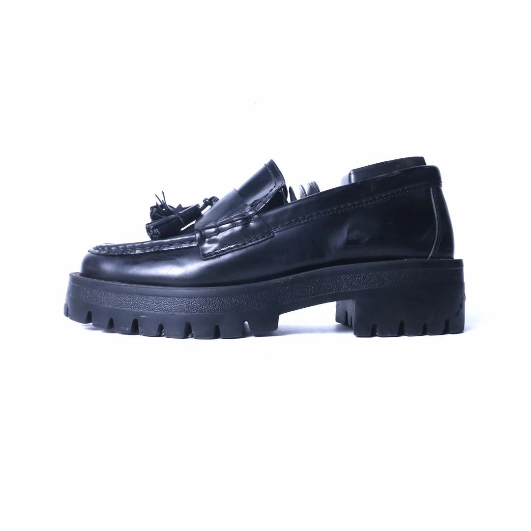 MASSIMO DUTTI  . lace up closure