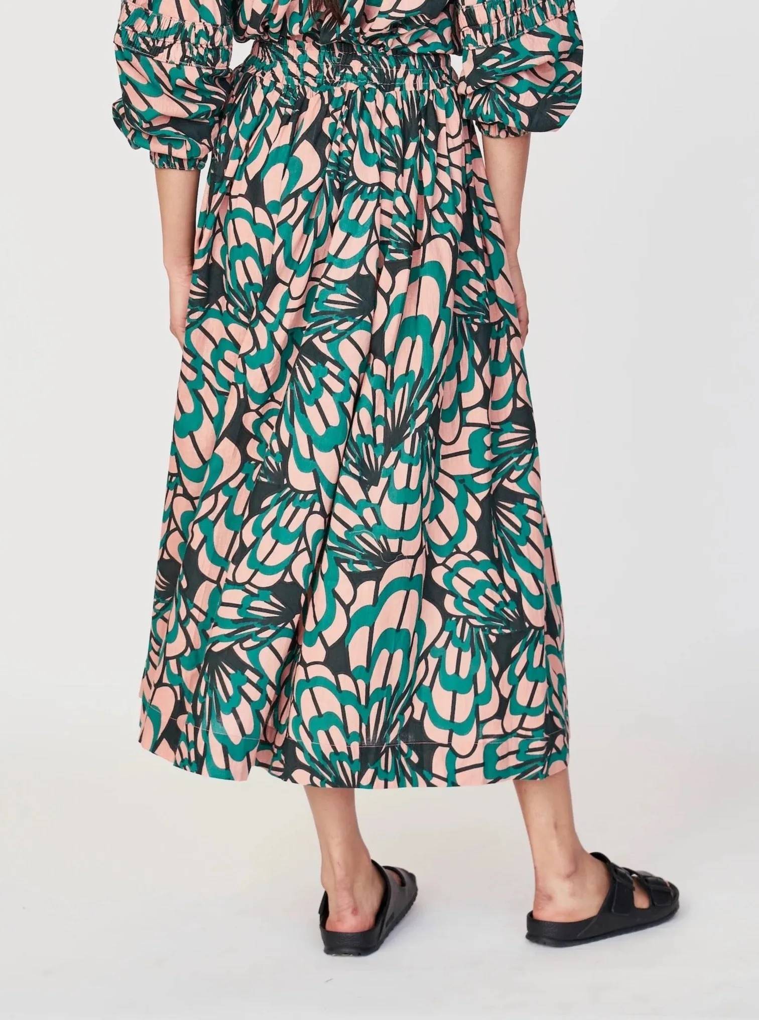 Outfit Ideas Mirth Verona Skirt in Paradise Shell