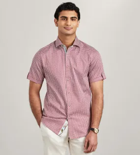 Modern Fit Short Sleeve Geo Pattern Casual Shirt Double Stitched Hems