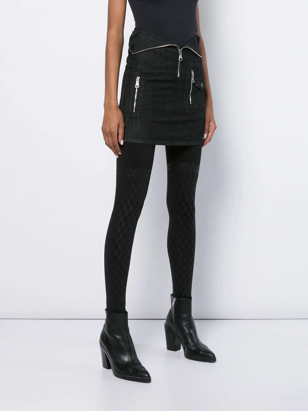 Outfit Essence Crisp Look NOBODYS SAFE SKIRT