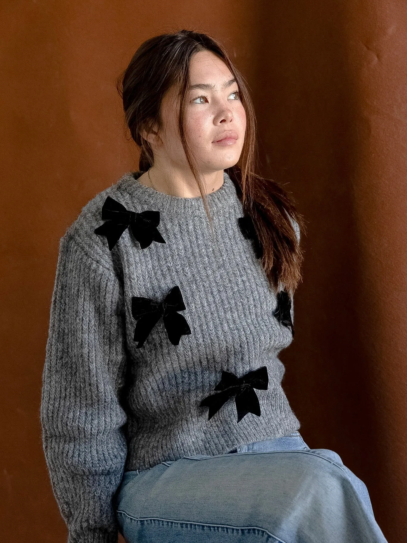 Chill Design Trendy Knit Velvet Bow Sweater