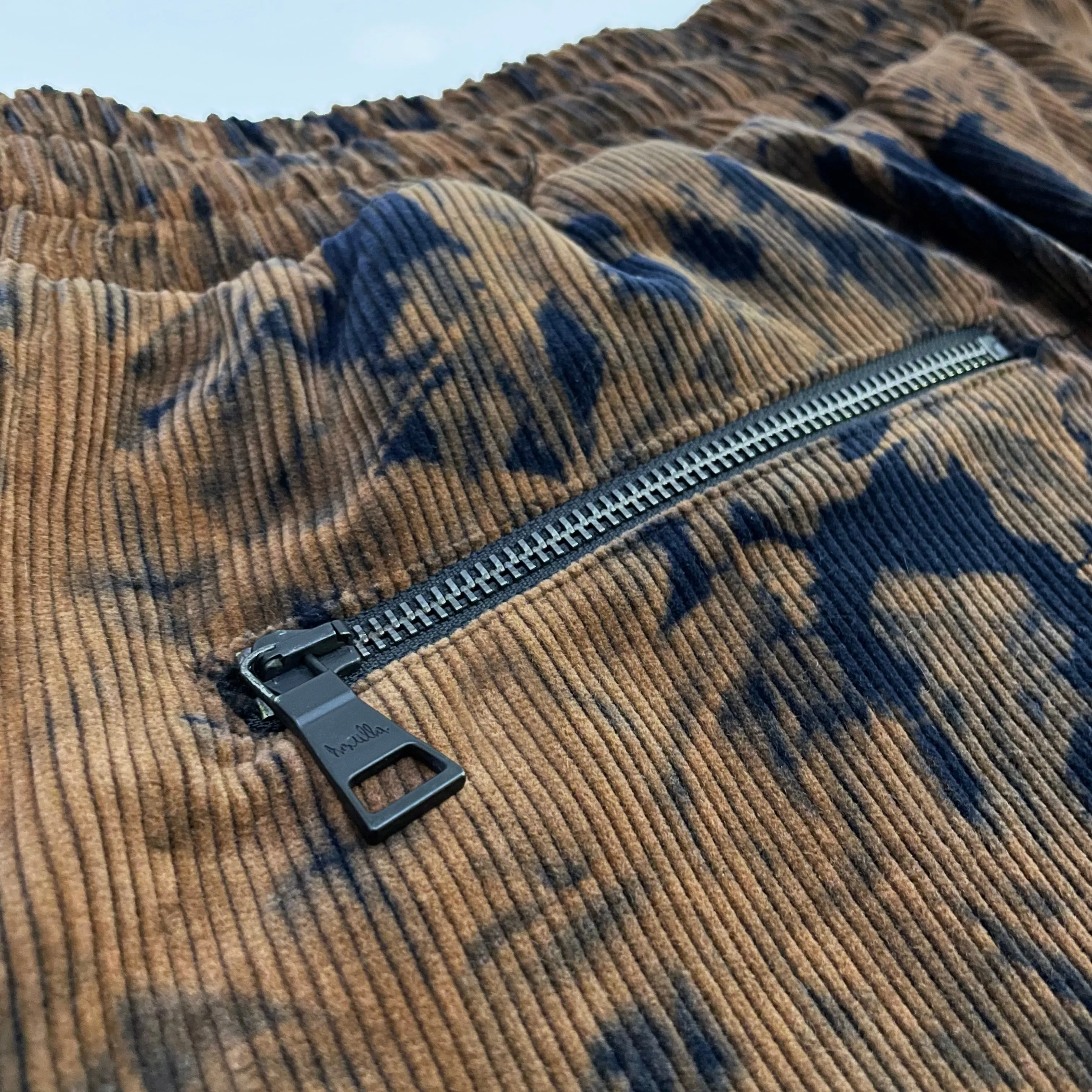 PIN EXPLOSION CARGO PANT Chic Design