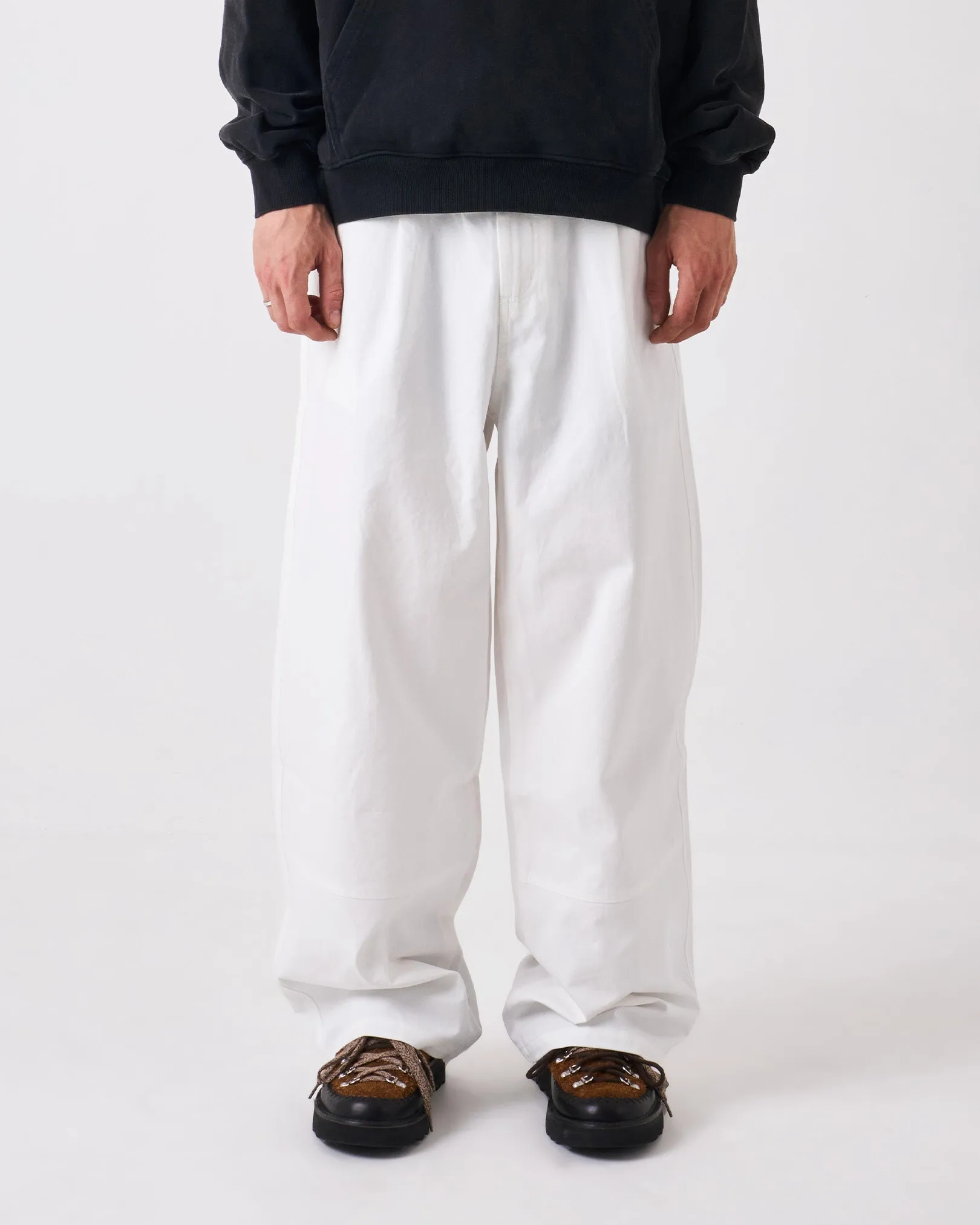 NonRestrictiveFit Comfortable Look Wear Pleated Pants