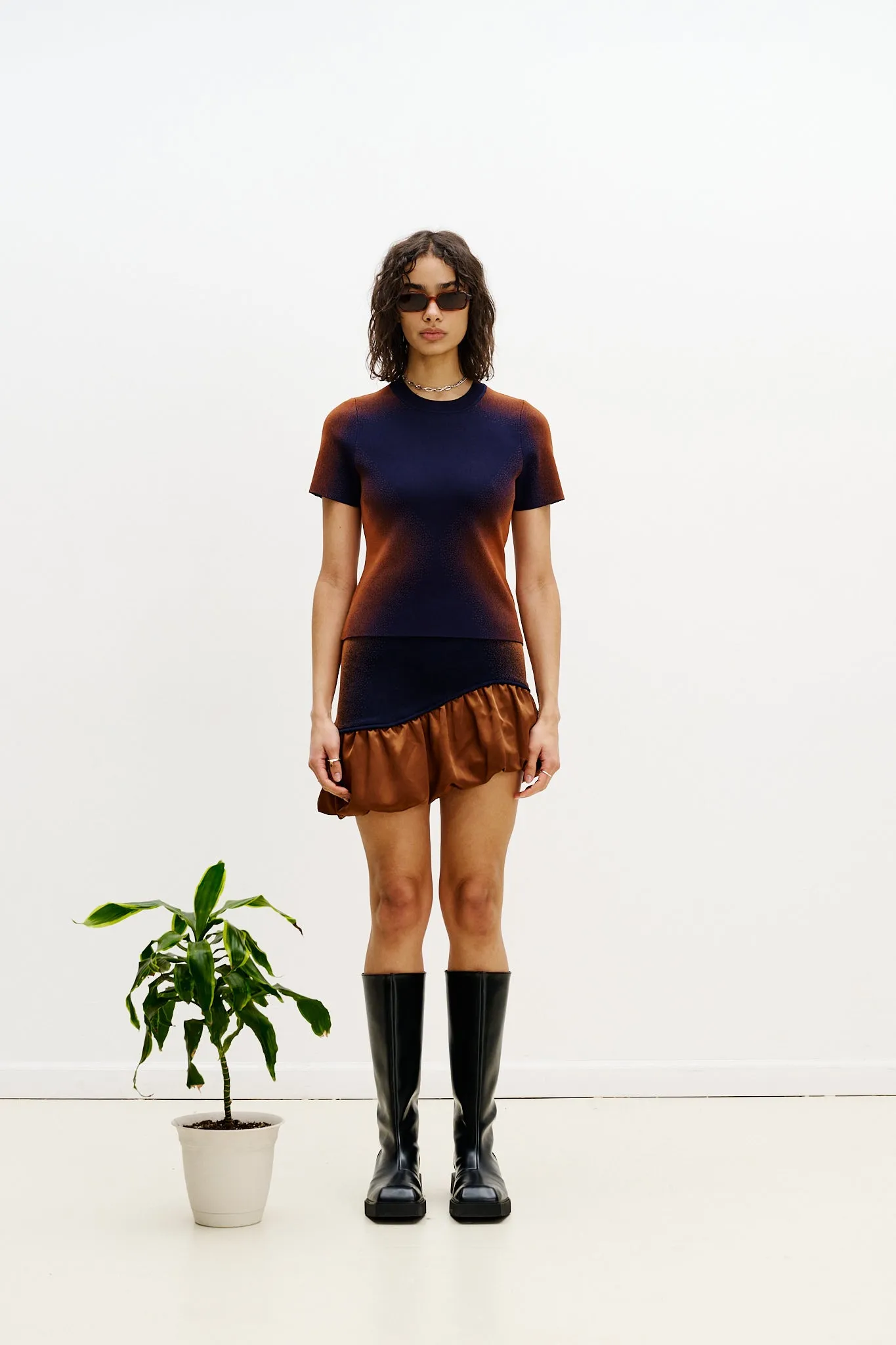 Slim Wear Design POSEY MIXED MEDIA WAVY MINI SKIRT