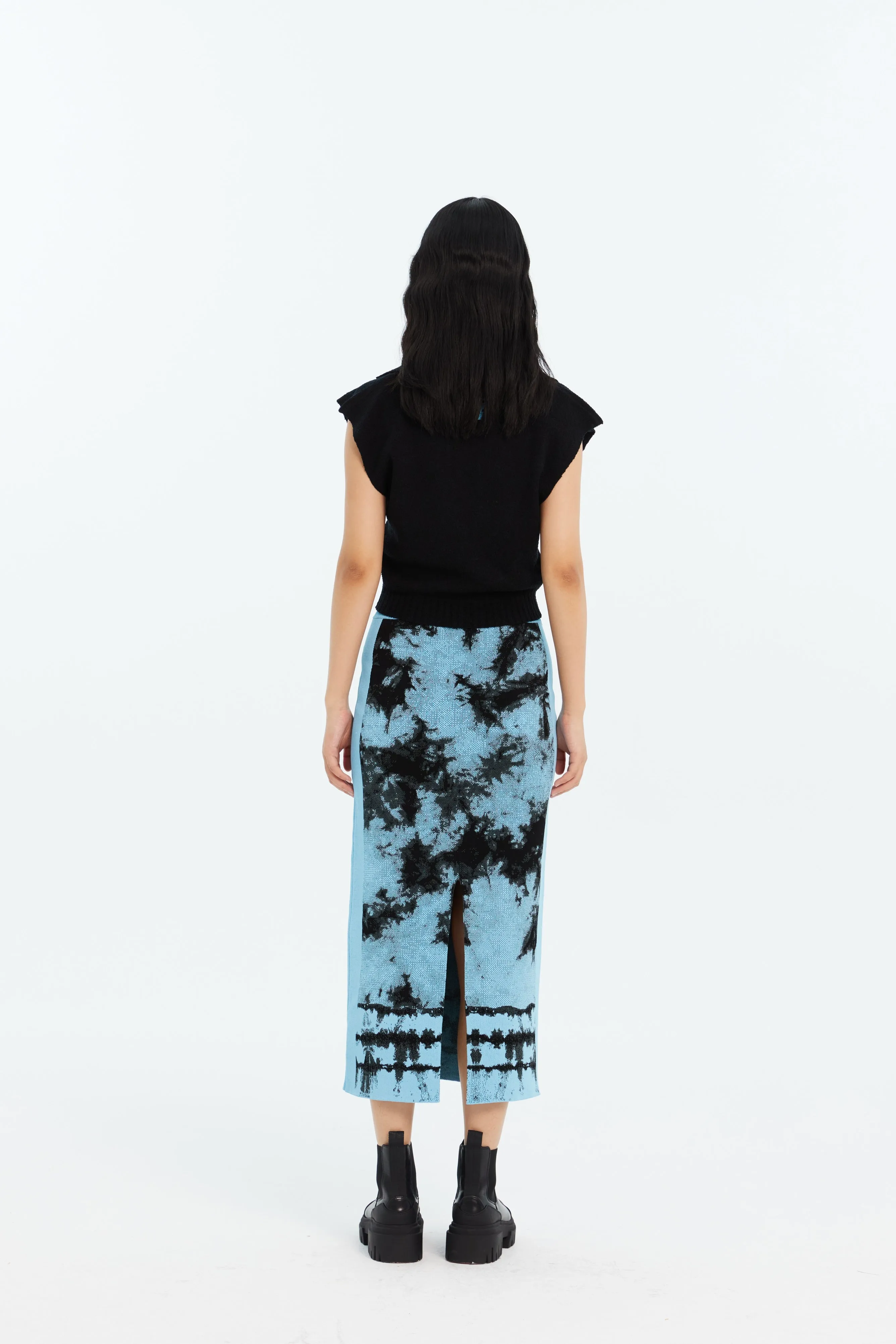 Tear Resistant Non Slip Shoulder Seams RIVER LOOP YARN VEST WITH CROCHET PATCH