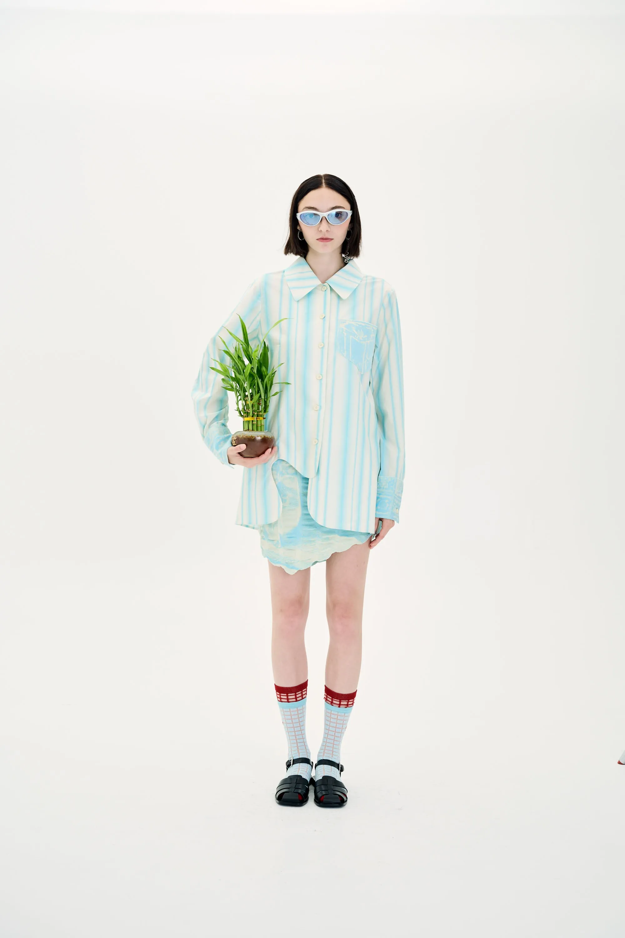 FrictionReducing VNeckReinforcement PROTEA MIXED MEDIA OVERSIZED SHIRT