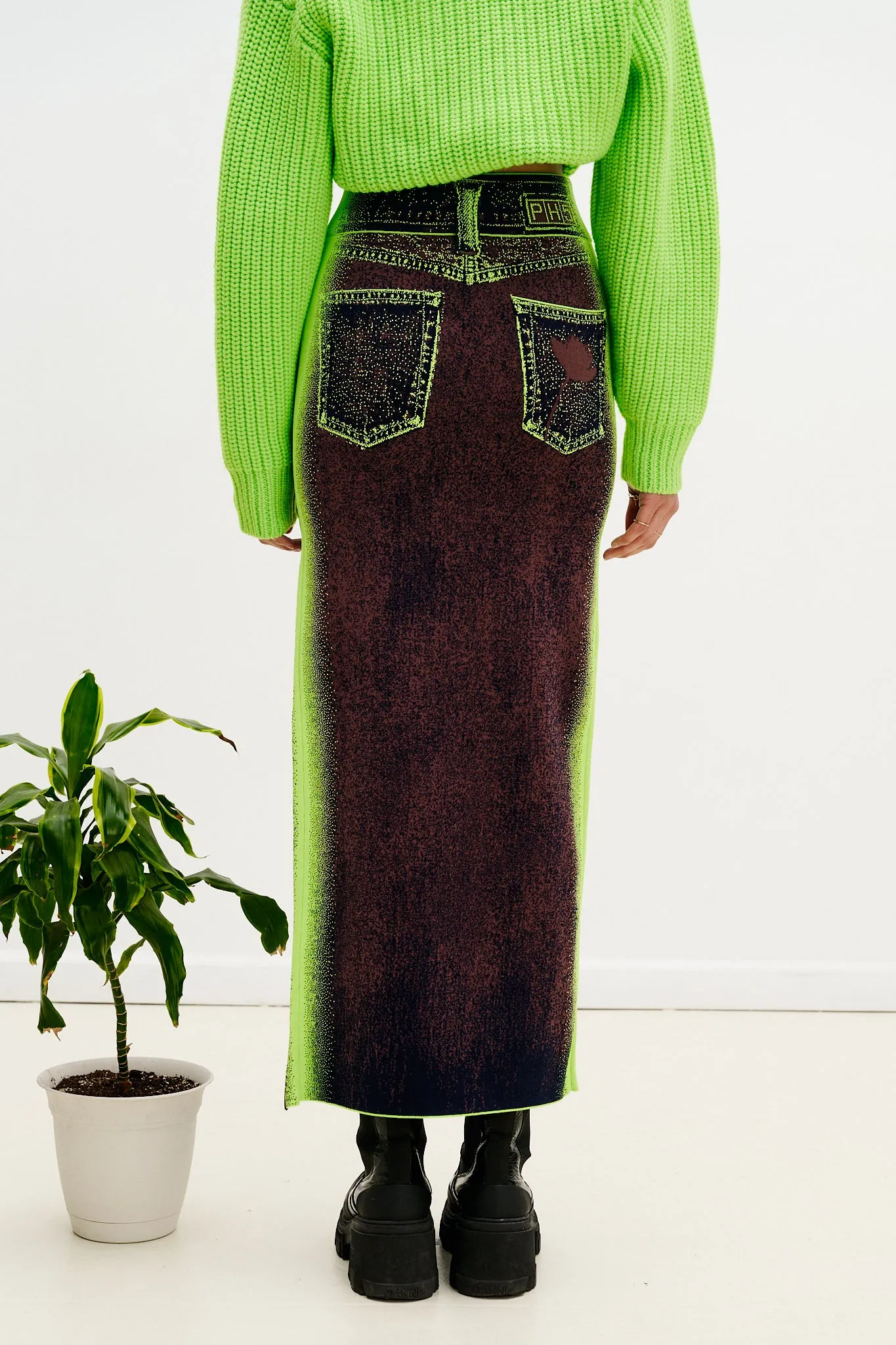 LILY WAVY MIDI DENIM SKIRT Belt loops