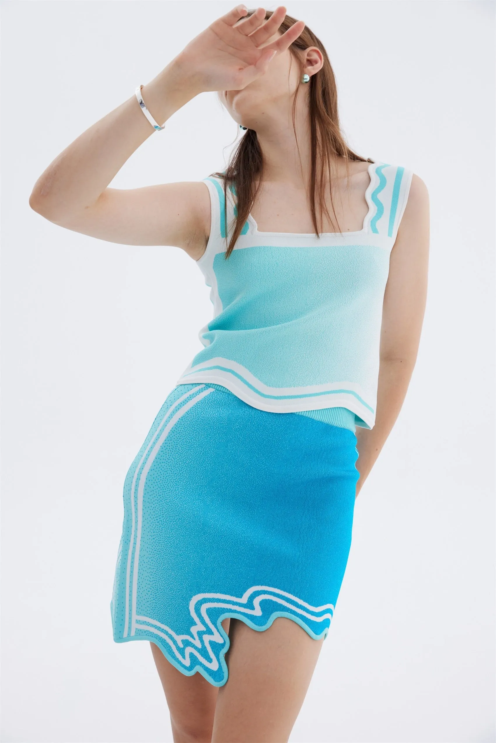 ZANE WAVY CROPPED TANK ErgonomicShape