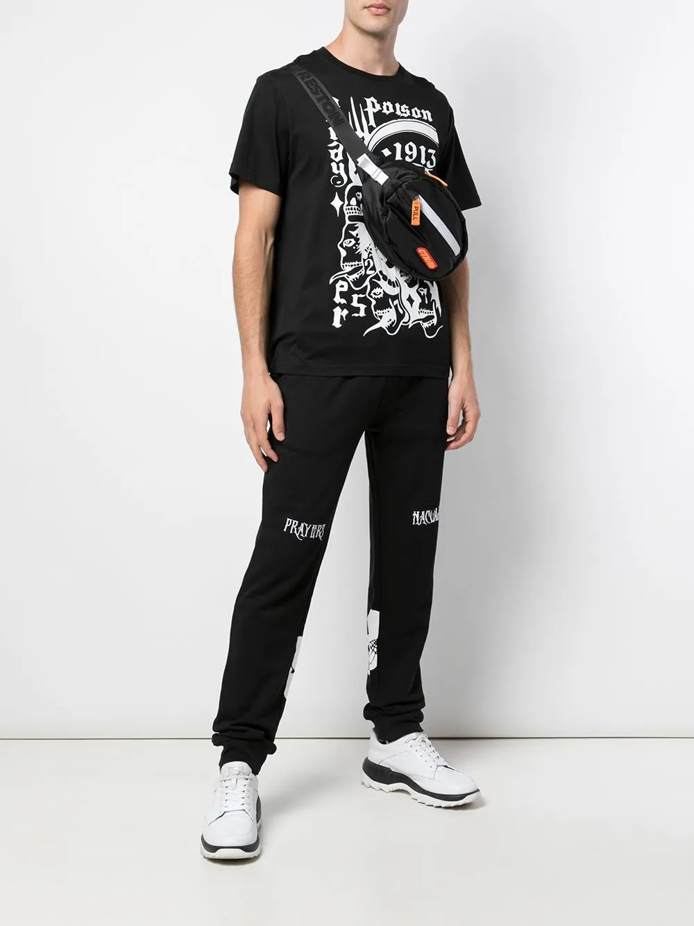 POISON STANDARD TEE BLACK Simple and Cozy Bohemian freedom