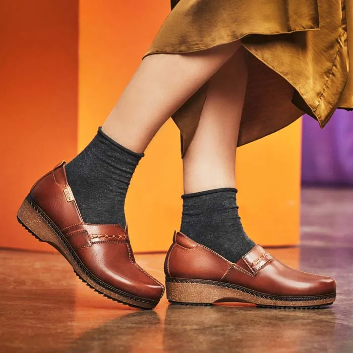 Womens Pikolinos Granada Slip On in Cuero Durable materials