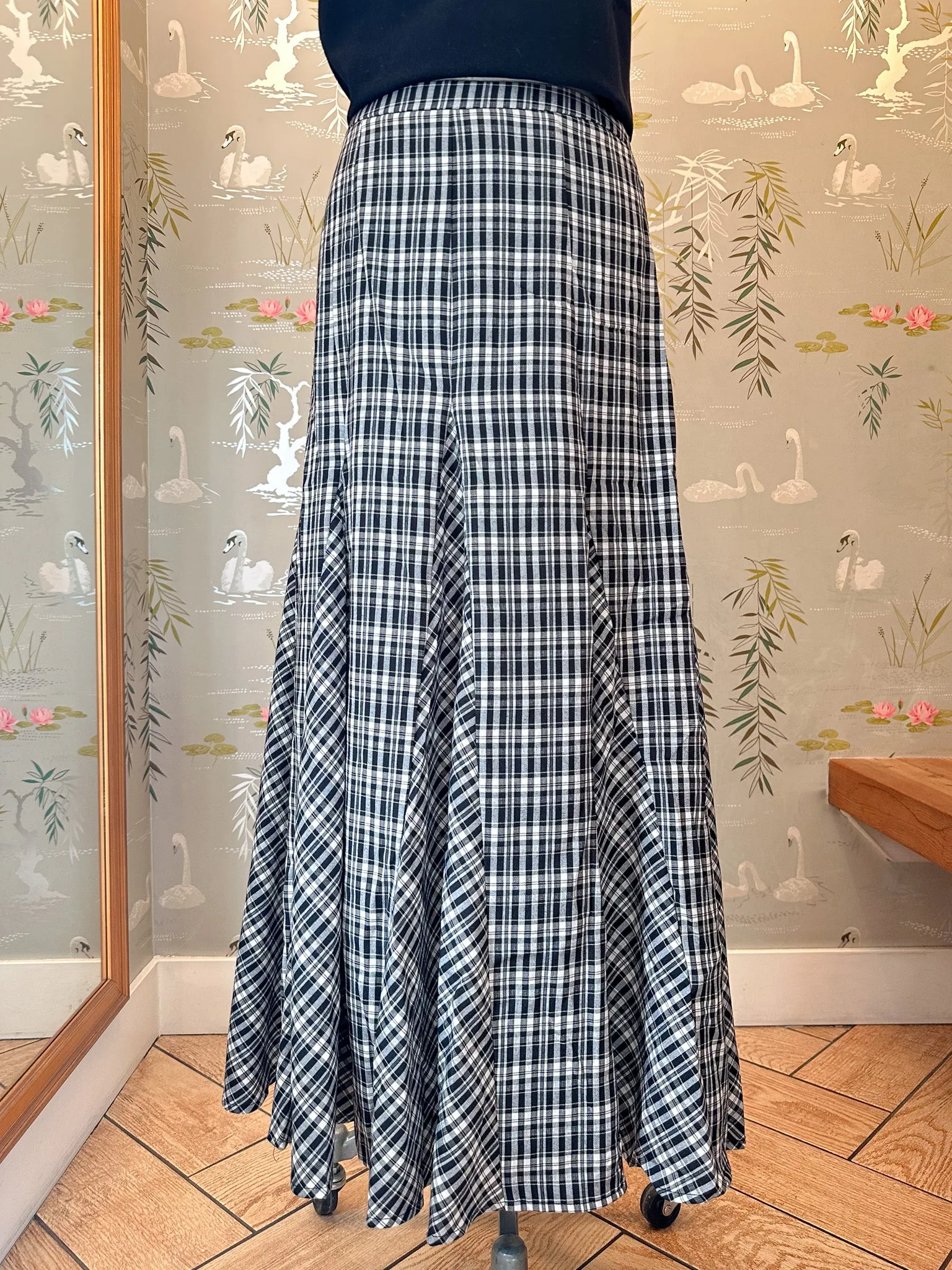 Simone Plaid Midi Skirt urban scene Seamless Edging