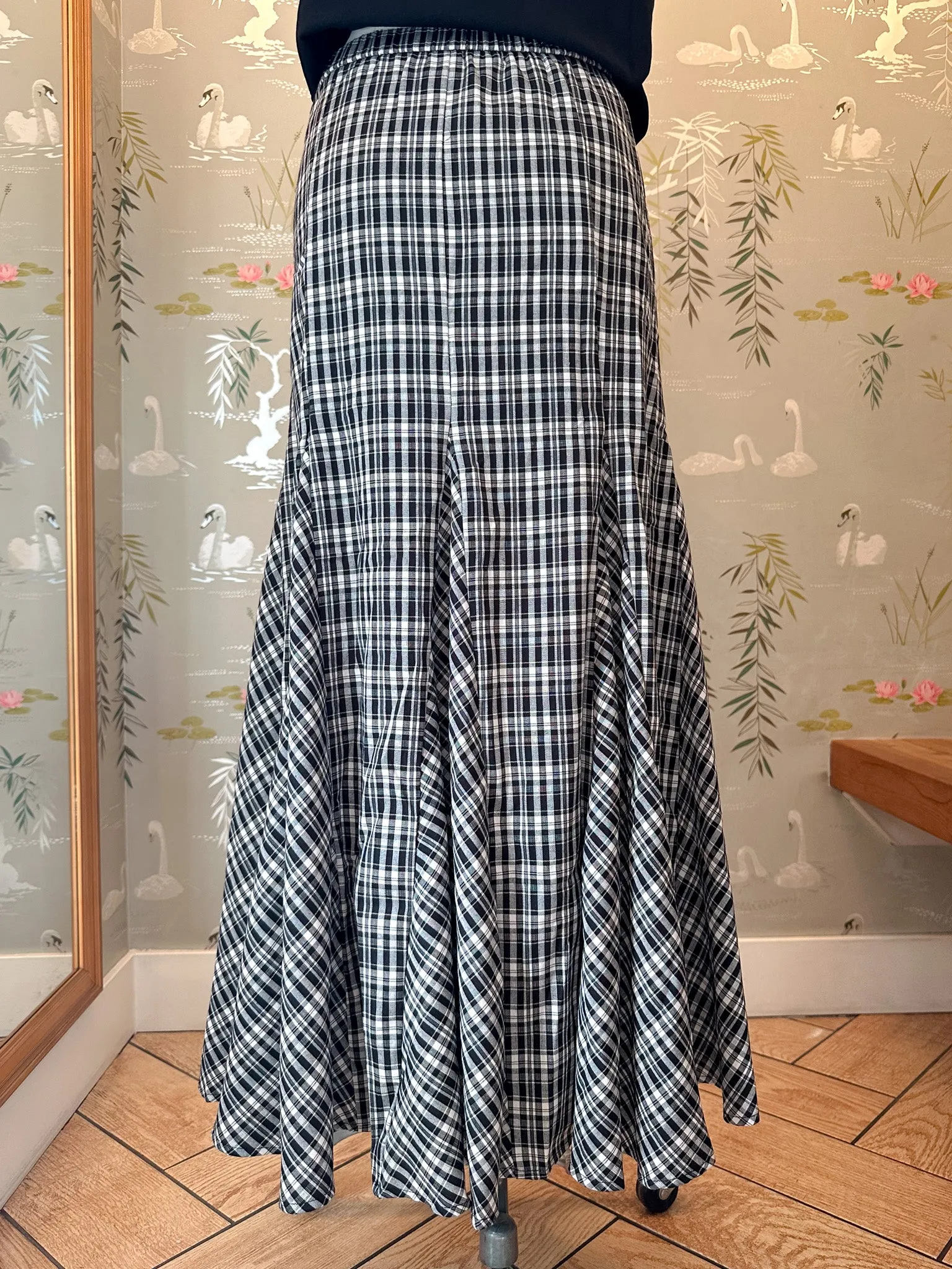Eco Friendly Dye Clean Aesthetic Simone Plaid Midi Skirt