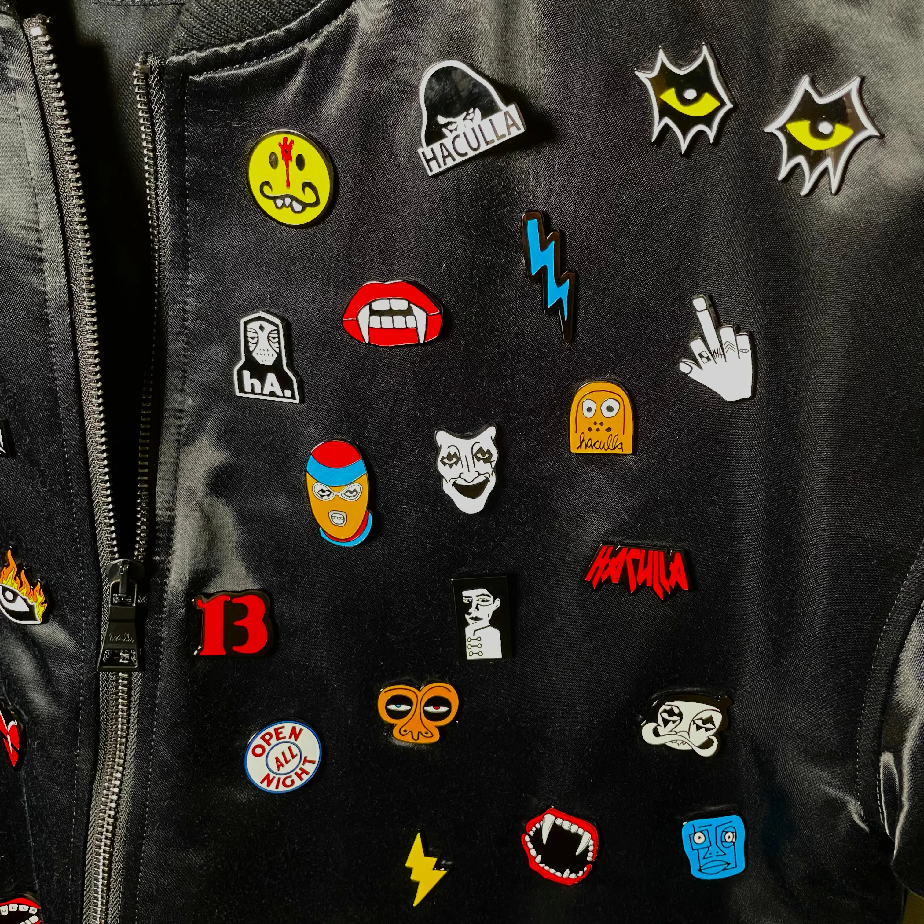 PIN EXPLOSION BOMBER Stretch Comfort Design