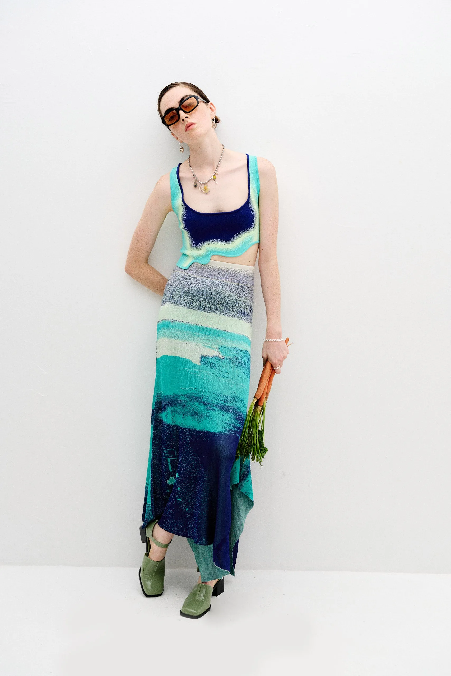 HOYA LAKE PRINT MIDI SKIRT Sleek Appearance Functional Waist