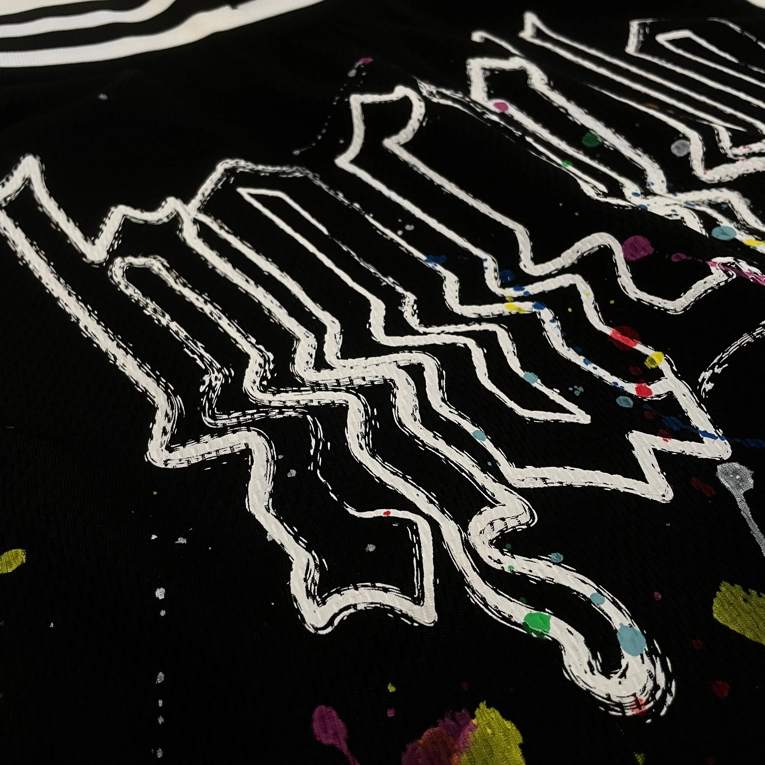 SMOTHERED IN PAINT BASKETBALL SHORT runners Multi Pocket Design